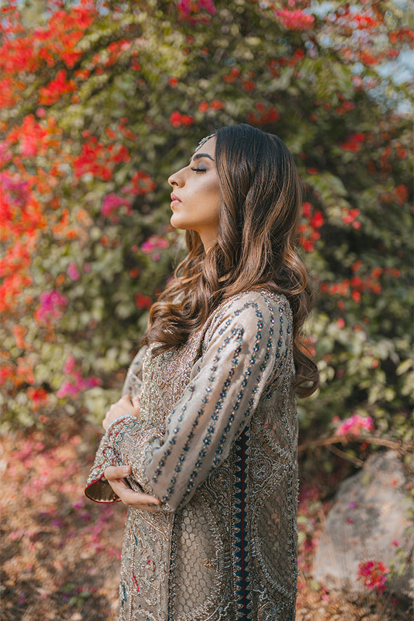 Pakistani Ivory Zari Net Jamawar Long Shirt Set (3-Piece) - Image 4