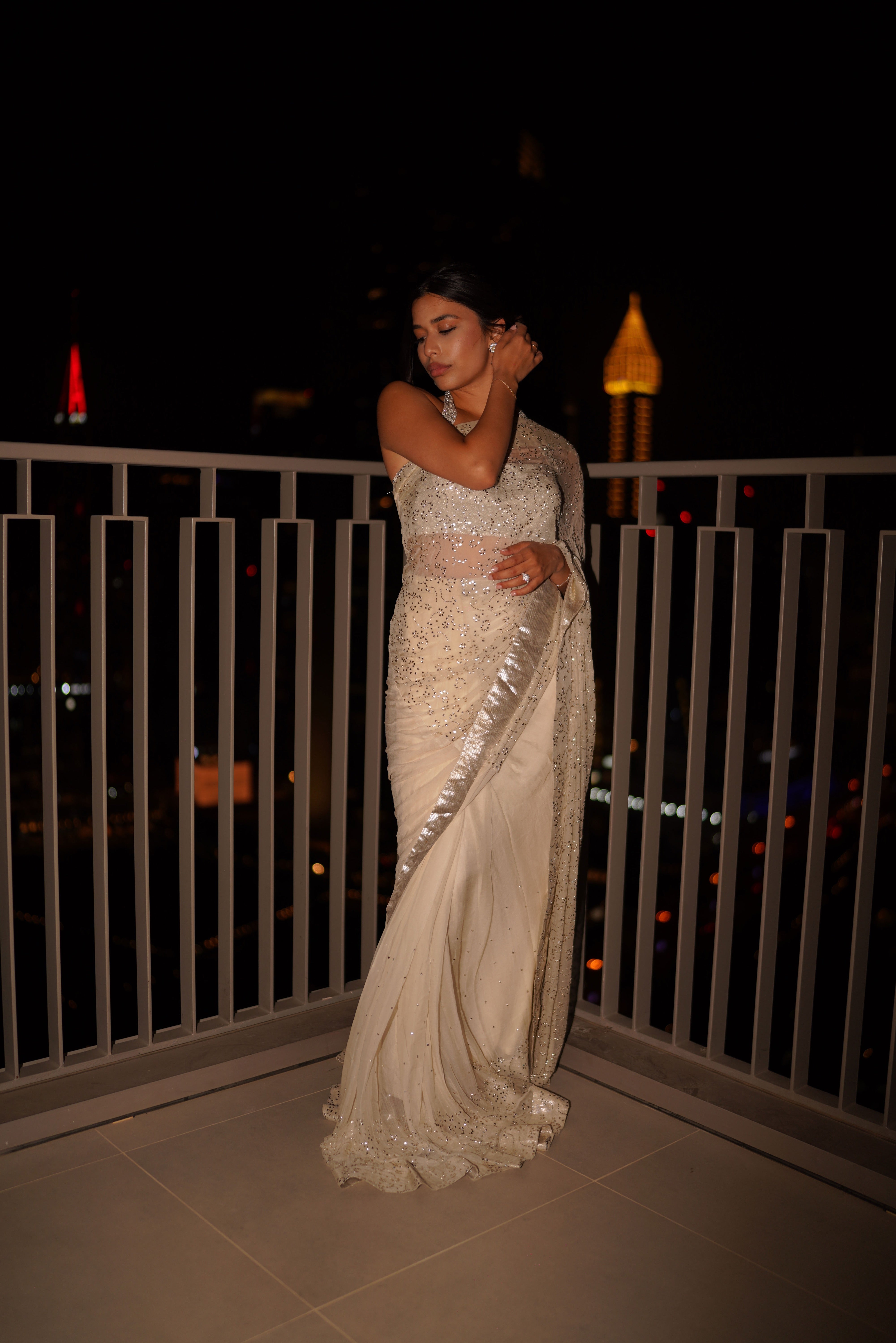 Ivory Mukesh Chiffon Saree with Net Blouse (2-Piece) - Image 4