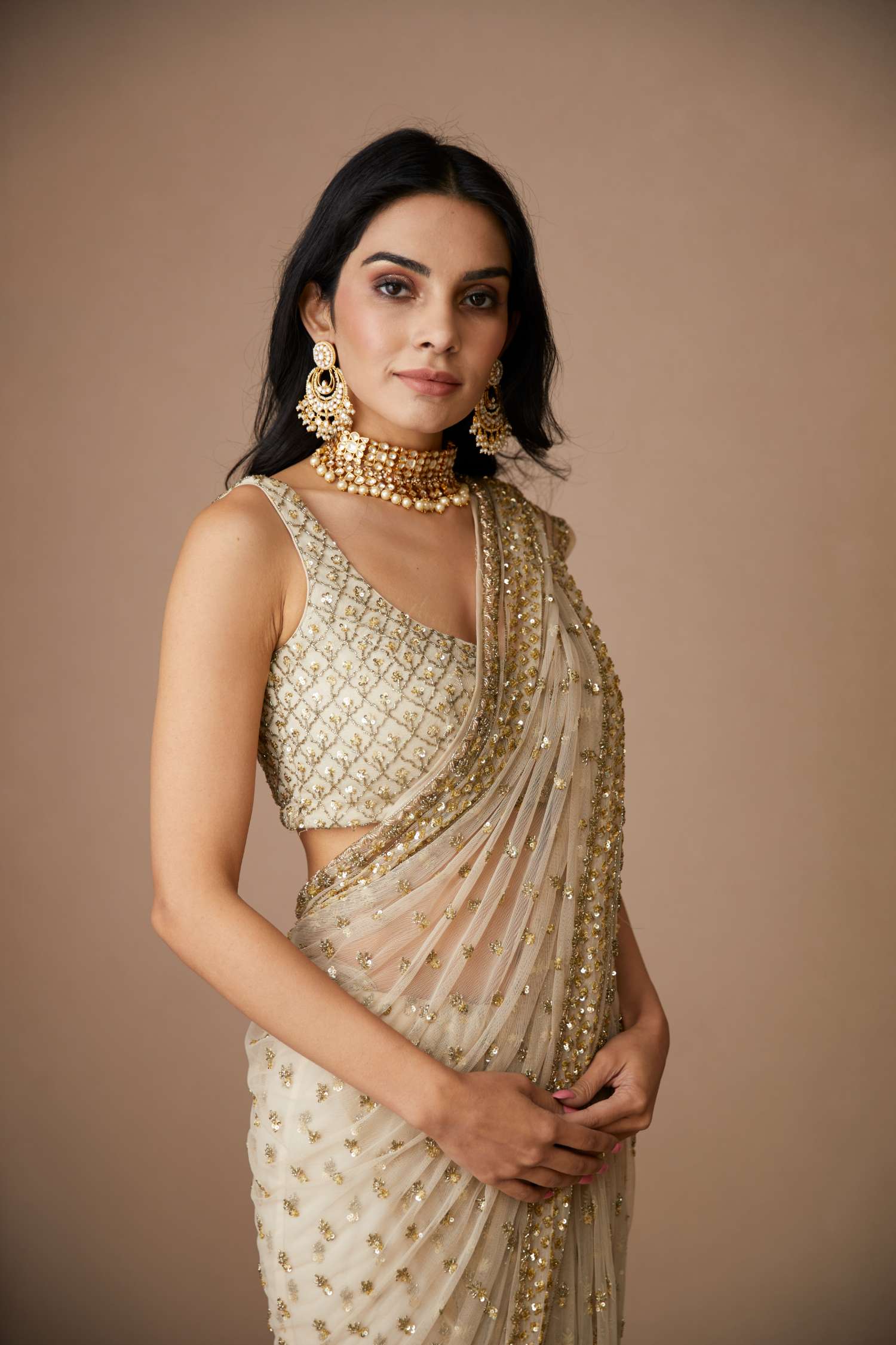 Off White Gold Booti Net Saree (2-Piece) - Image 4