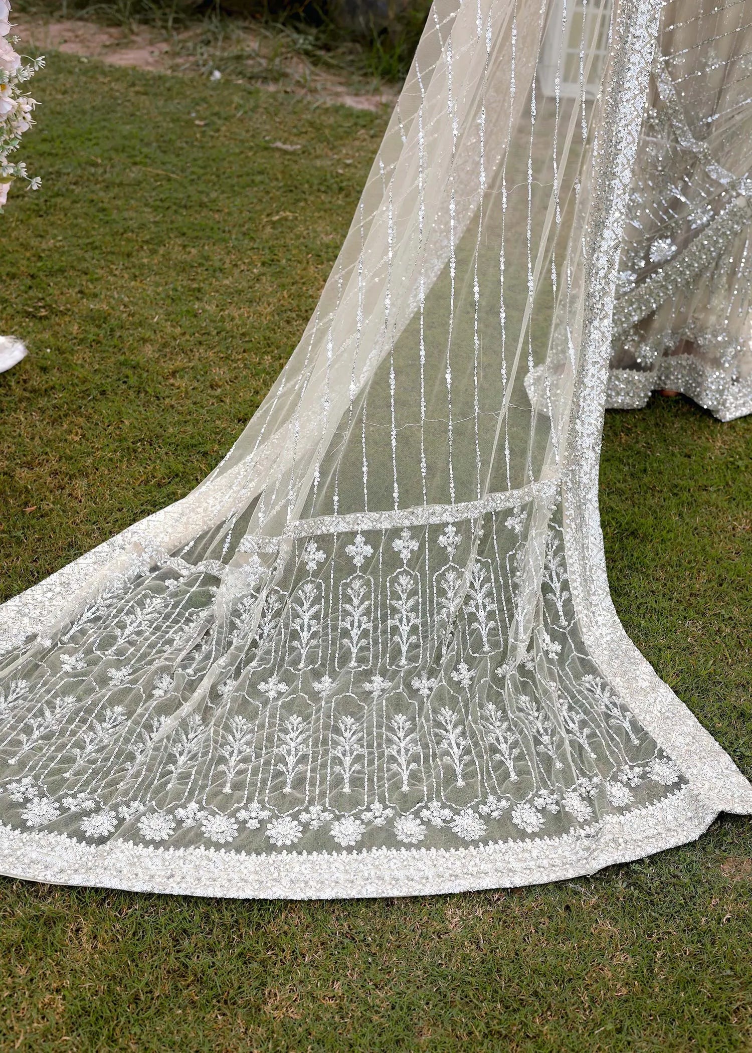 Pakistani Ivory Hand-Embellished Net & Shimmer Saree (3-Piece) - Image 5