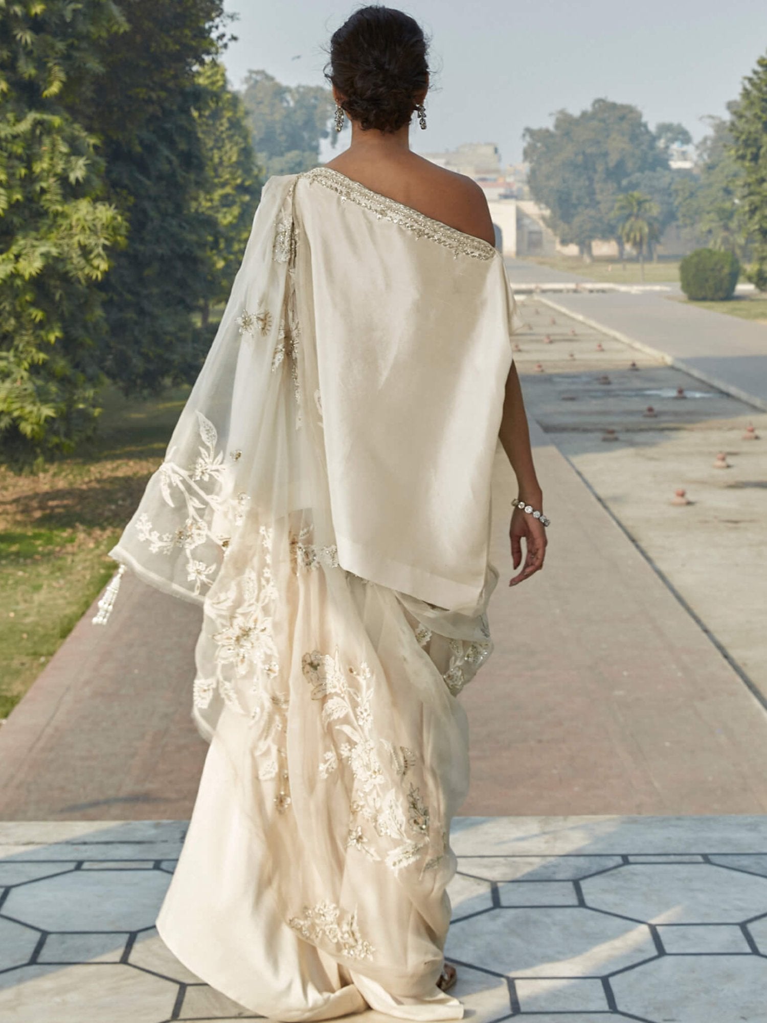 Pearl White Embroidered Raw Silk Saree (3-Piece) - Image 5