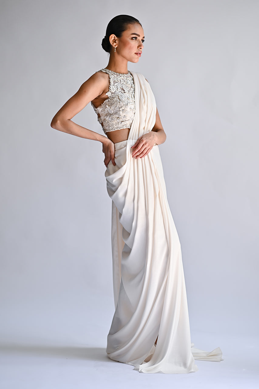 Pakistani Ivory 3D Floral Shimmer Crepe Saree (2-Piece) - Image 3