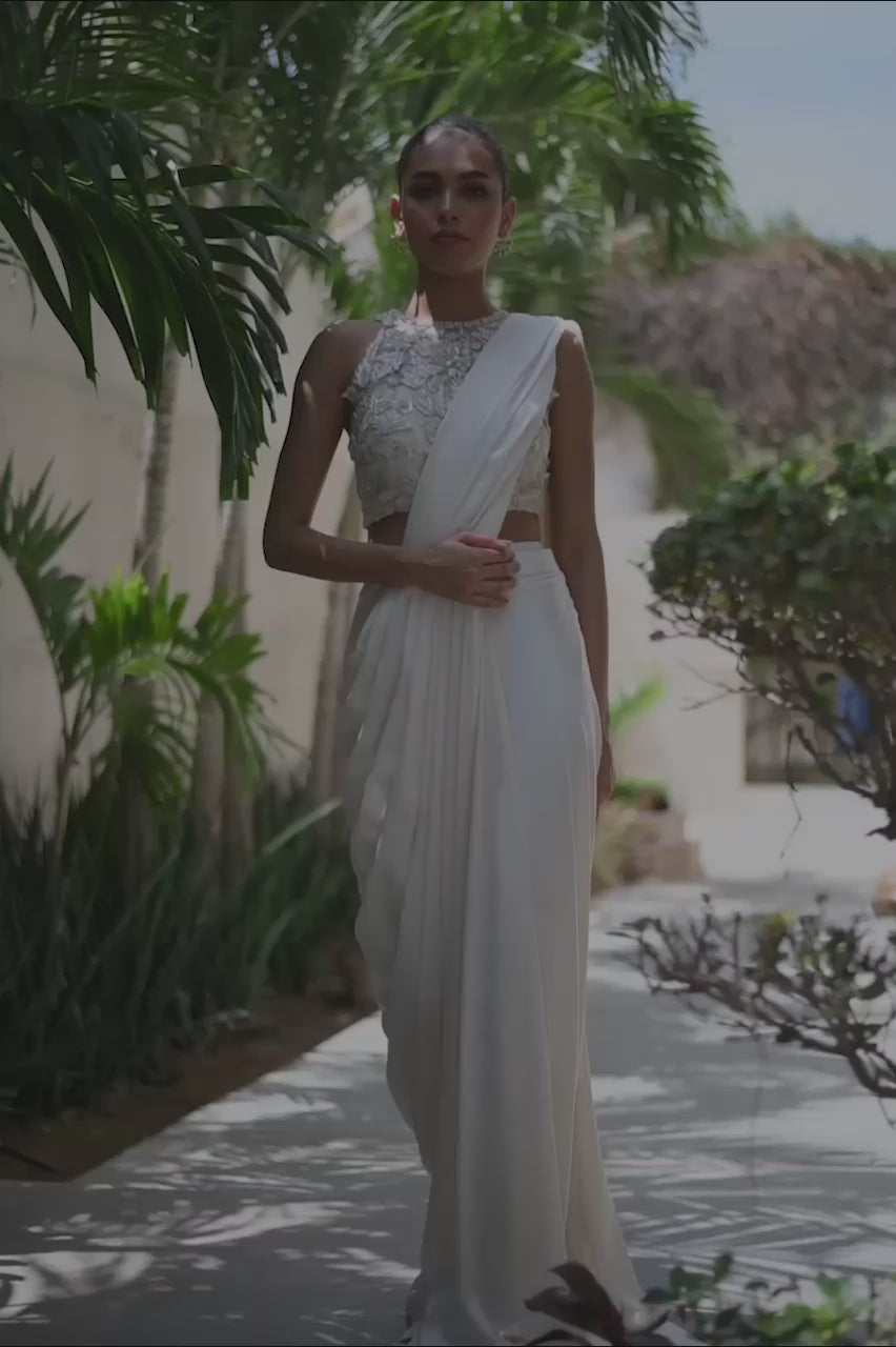 Pakistani Ivory 3D Floral Shimmer Crepe Saree (2-Piece) - Image 4