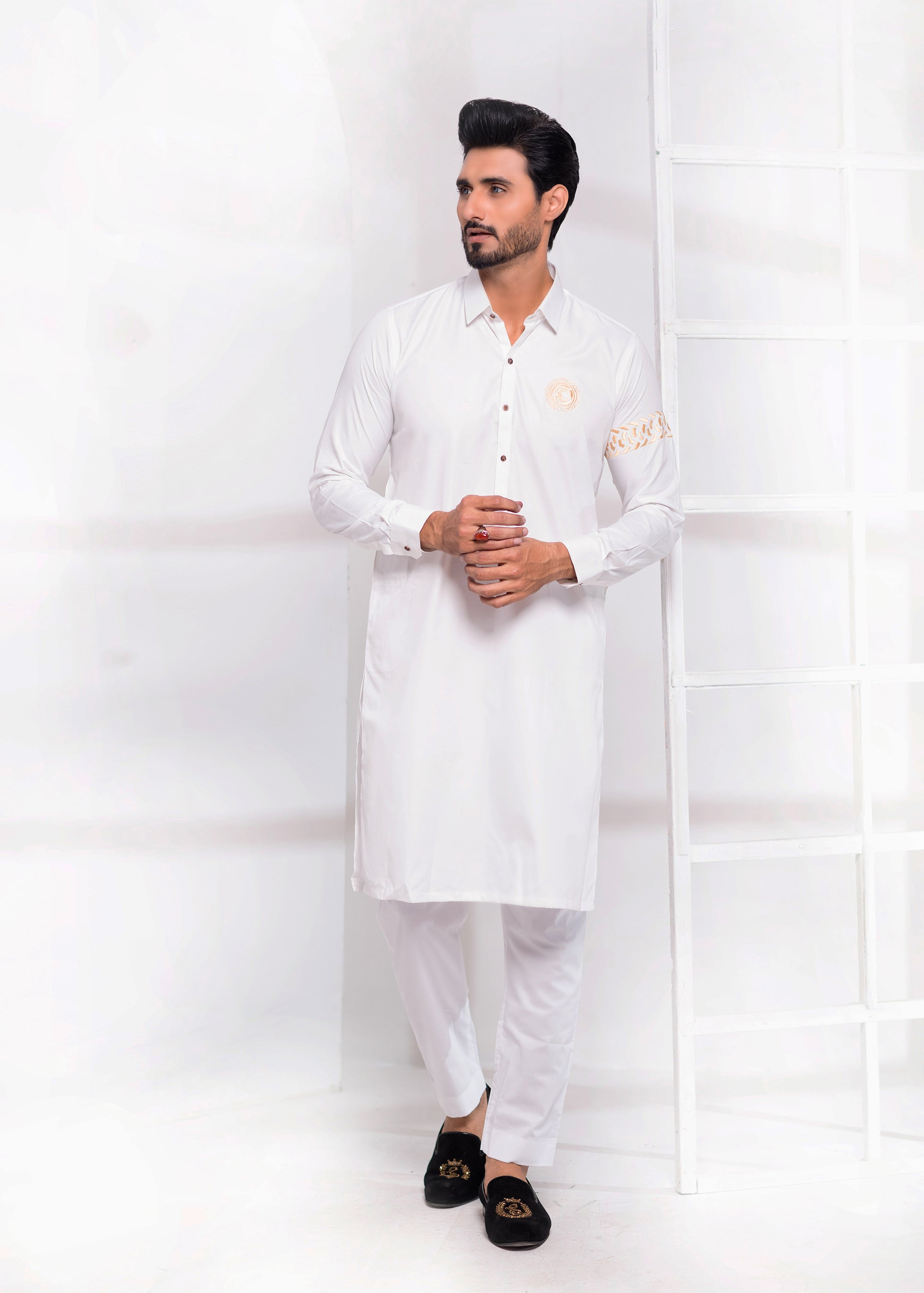 Off-White Embroidered Cotton Kurta Shalwar (2-Piece) - Image 4