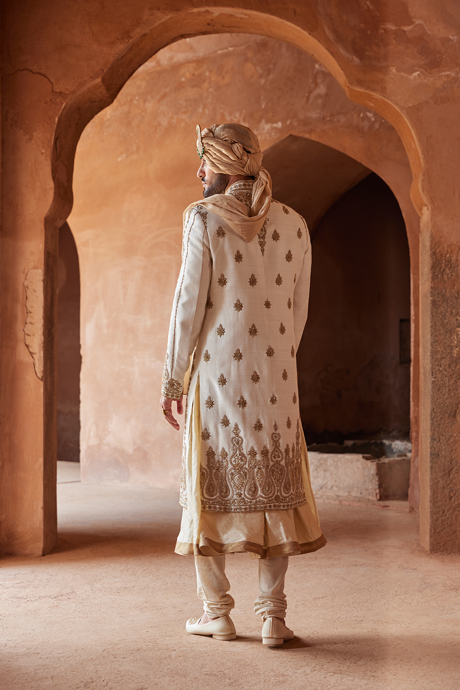 Ivory Zardozi Matka Silk Sherwani (3-Piece) - Image 5