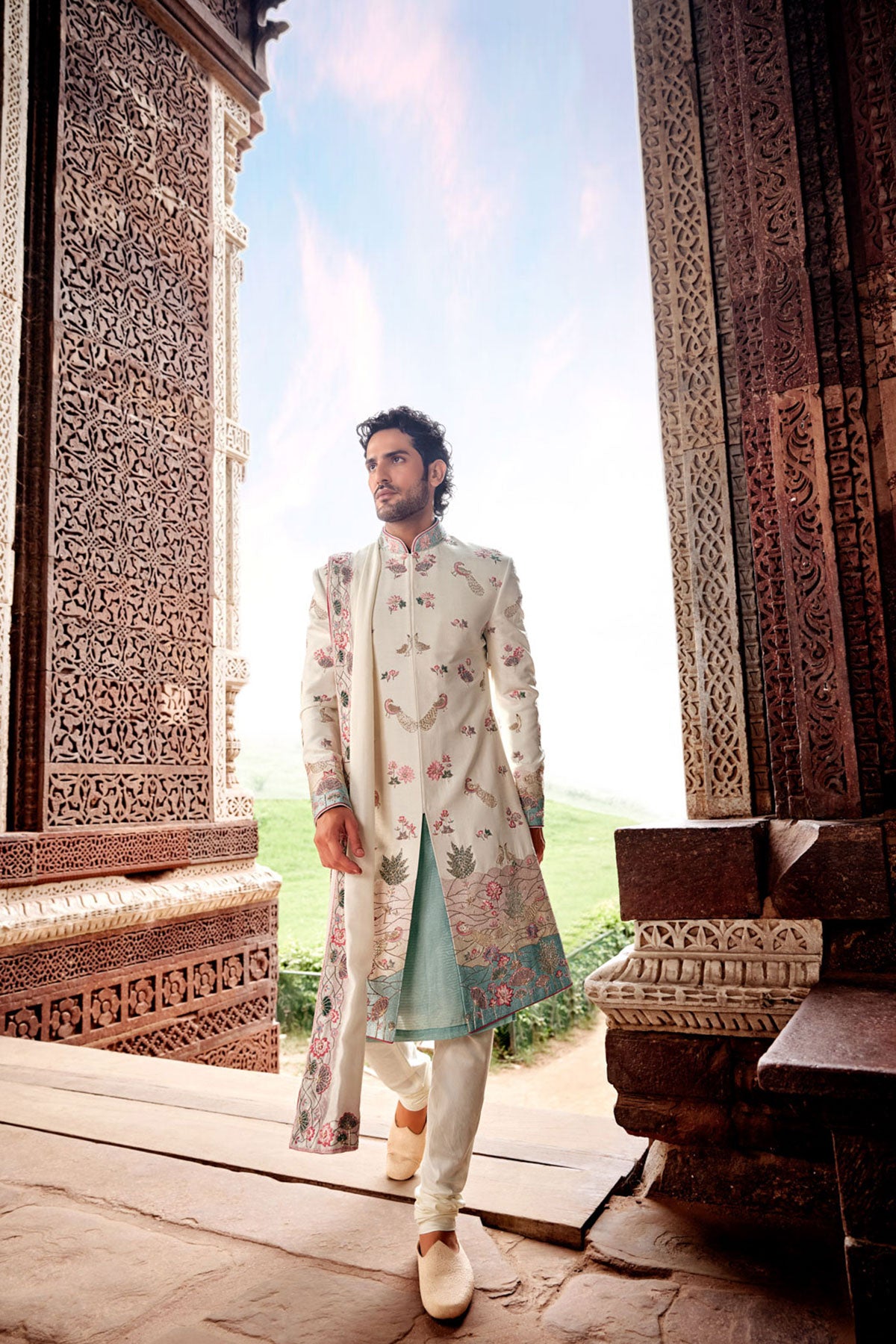 Off-White Resham Embroidered Silk Sherwani (4-Piece) - Image 1