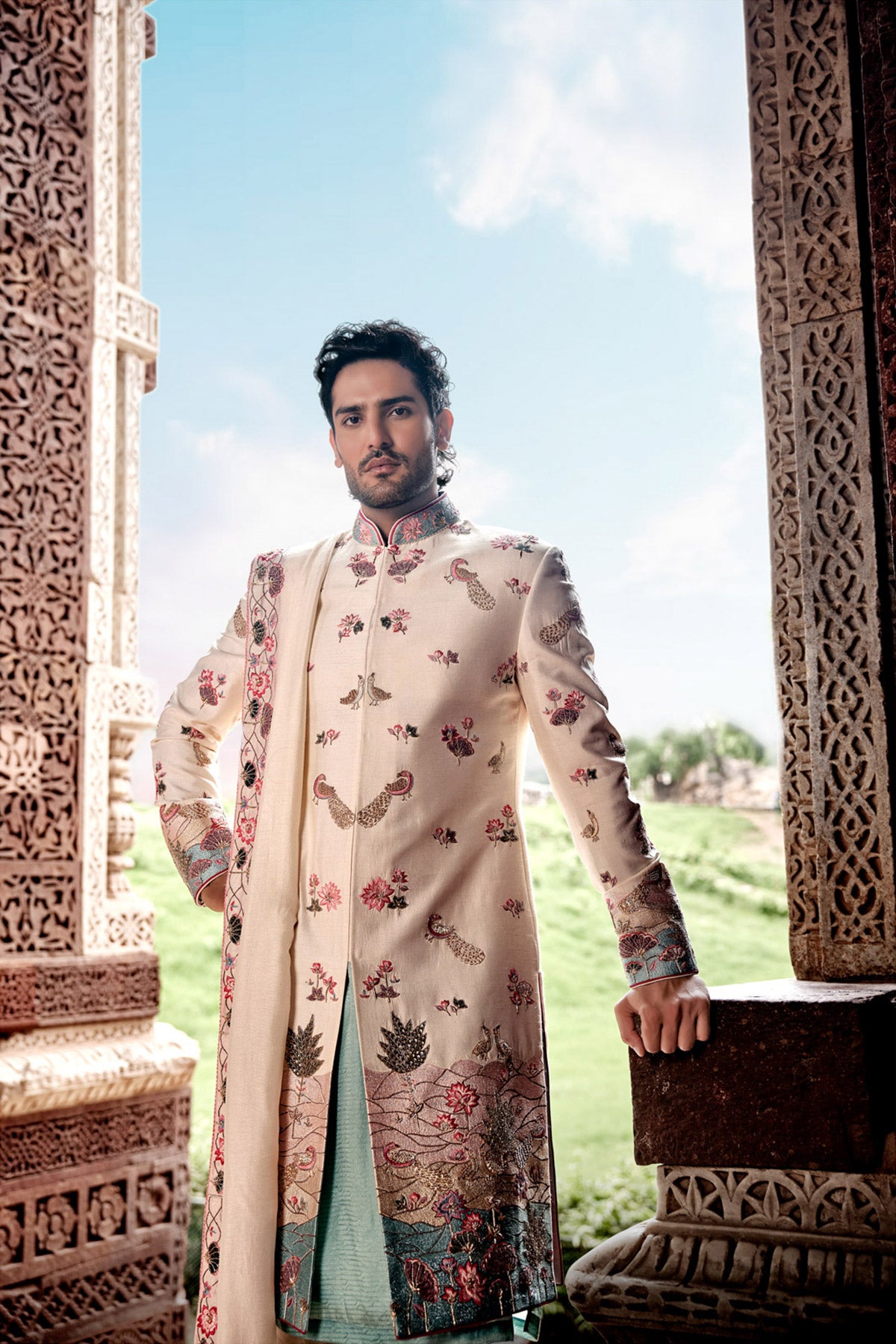 Off-White Resham Embroidered Silk Sherwani (4-Piece) - Image 2