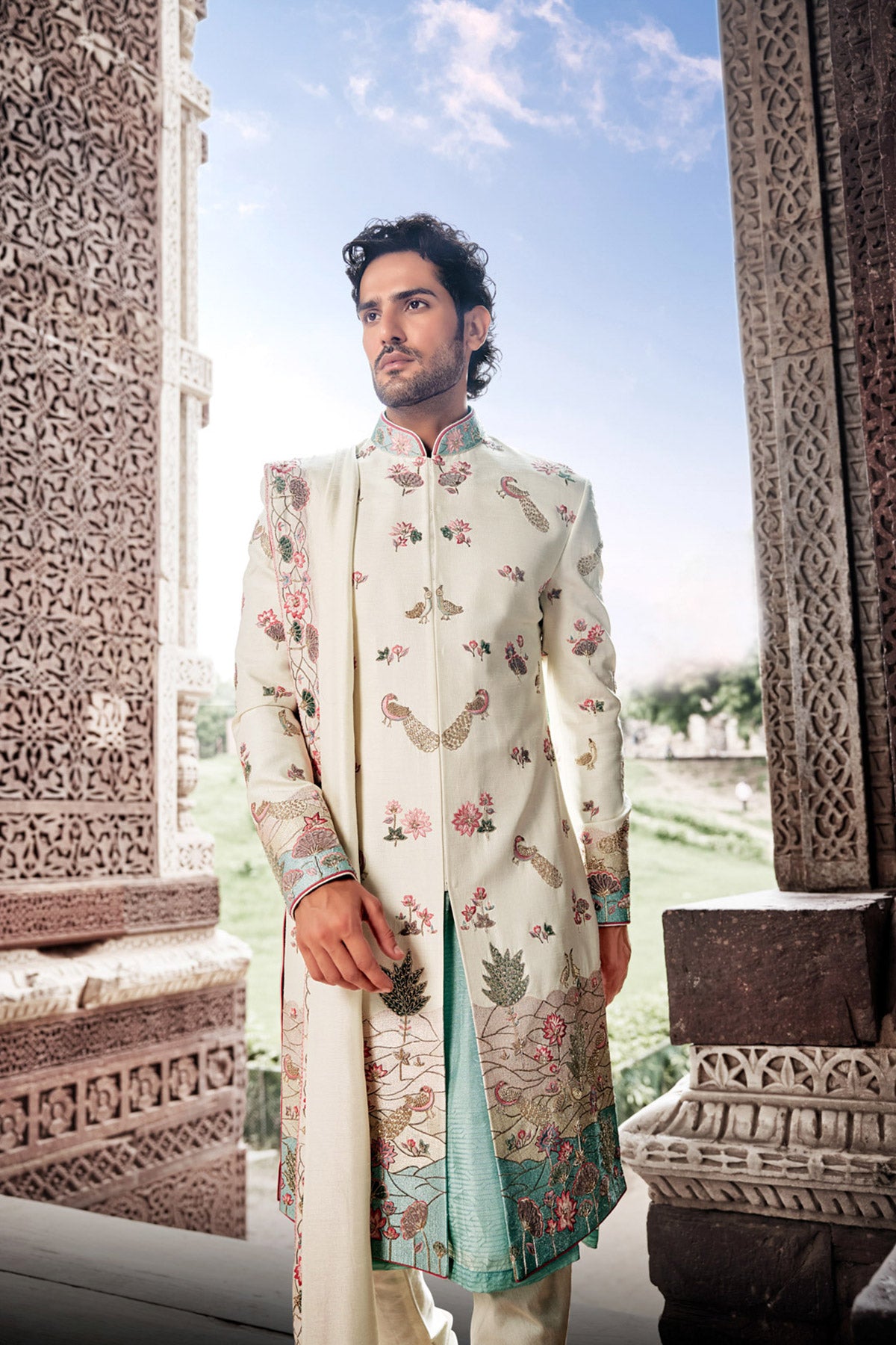 Off-White Resham Embroidered Silk Sherwani (4-Piece) - Image 5