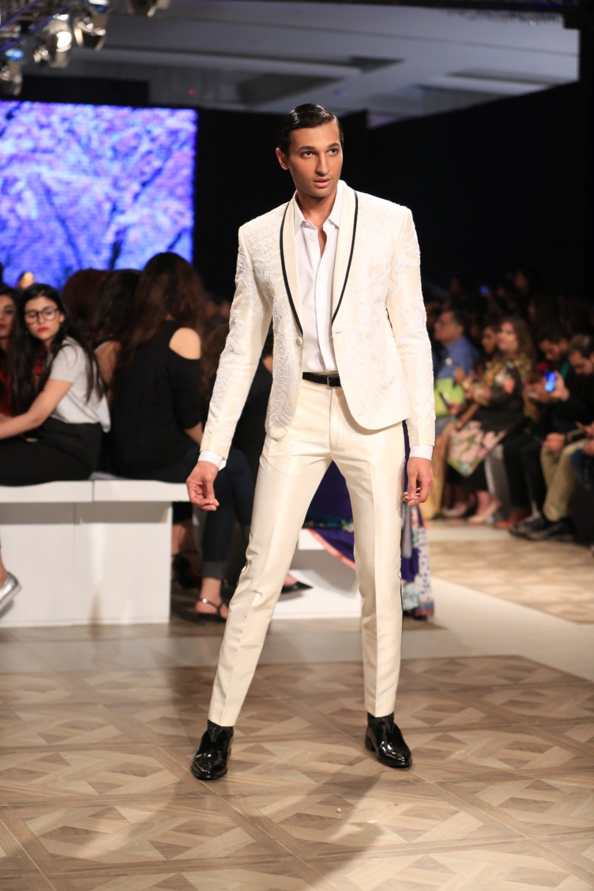 Grey Ivory Jacquard Suiting Tuxedo (3-Piece) - Image 2