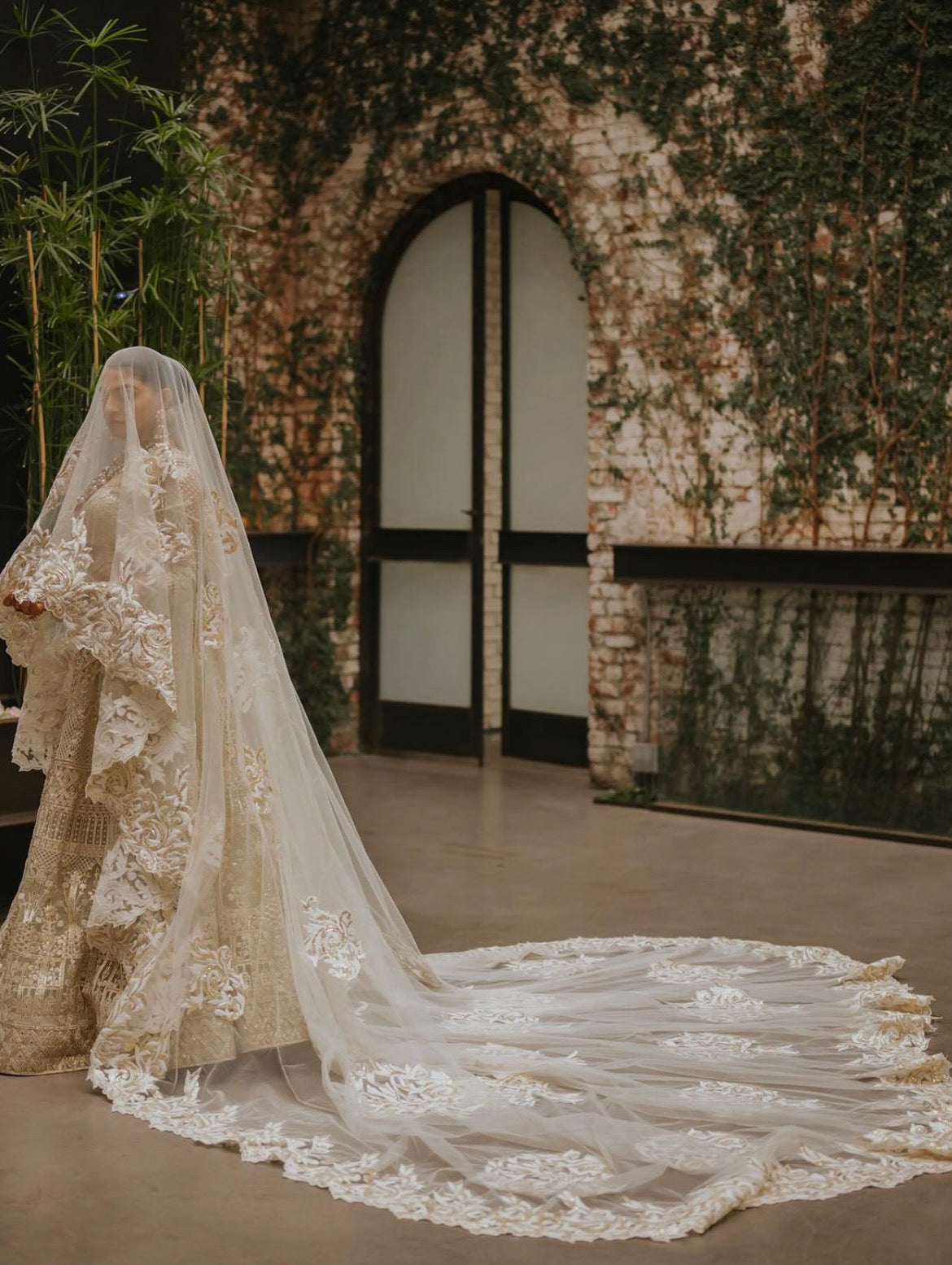 Pakistani Ivory Embroidered Net Bridal Veil (1-Pc) - Image 6