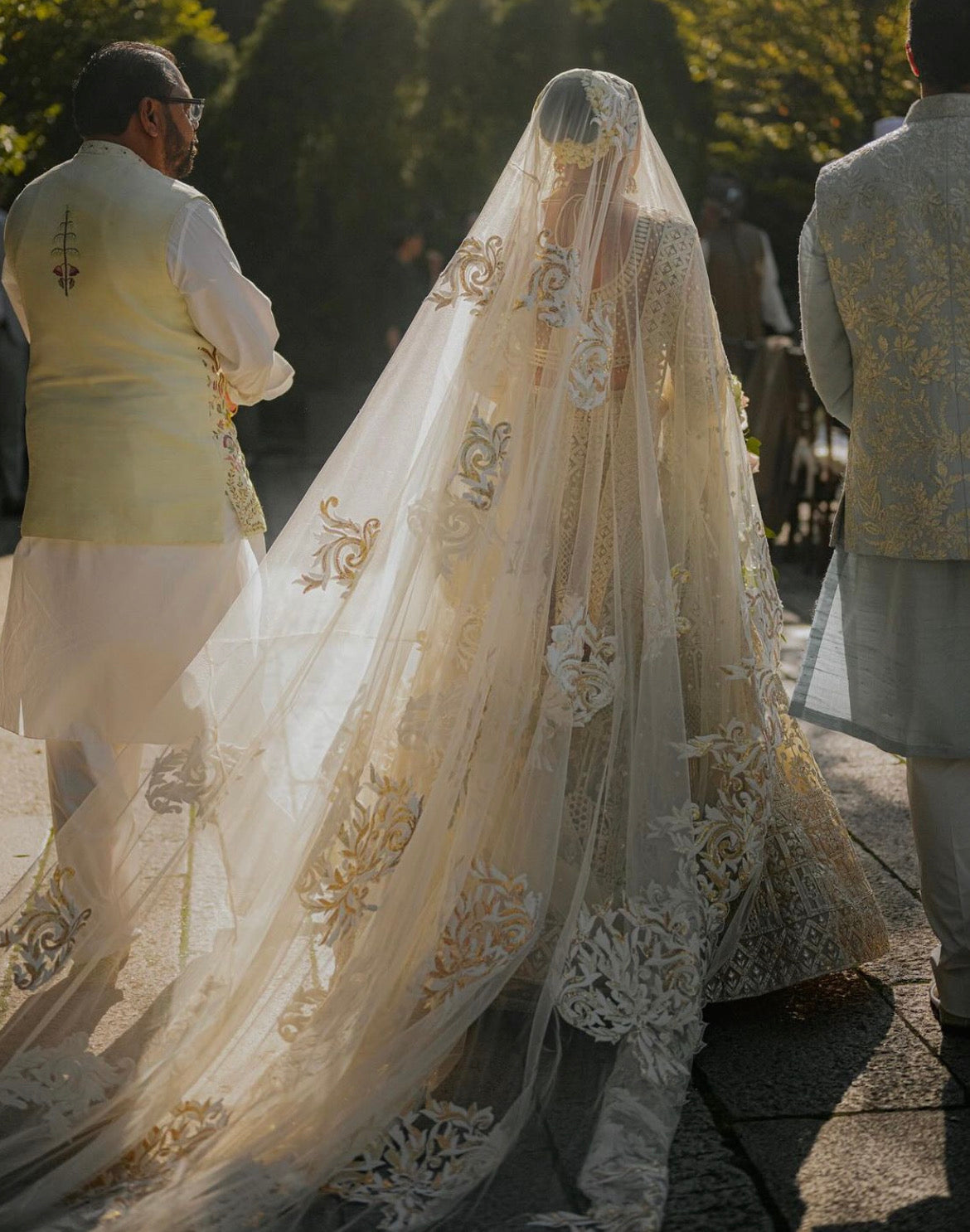 Pakistani Ivory Embroidered Net Bridal Veil (1-Pc) - Image 7