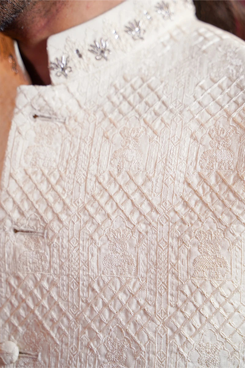 Off-White Naqshi Embroidered Baar Silk Waistcoat Kurta (3-Piece) - Image 4