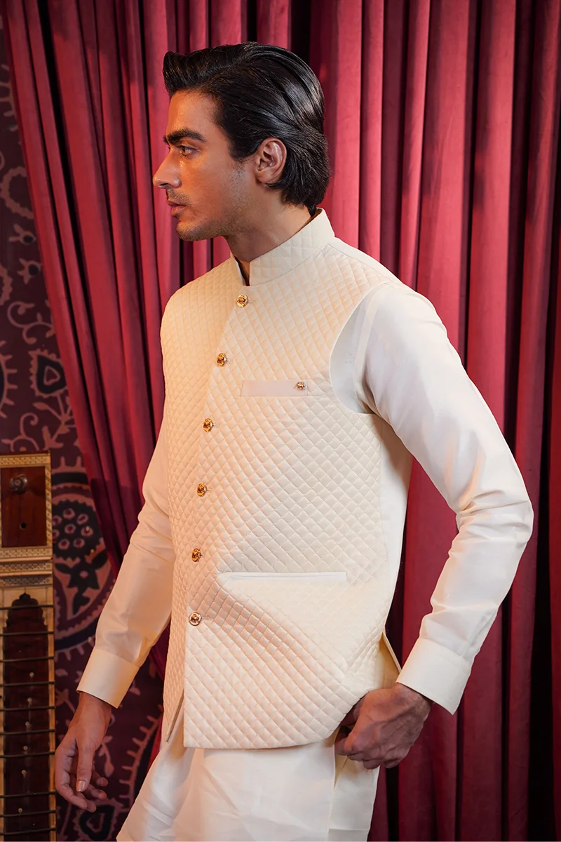 Off-White Quilted Baar Silk Waistcoat Kurta (3-Piece) - Image 3