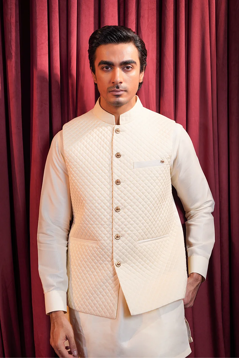 Off-White Quilted Baar Silk Waistcoat Kurta Set (3-Piece) - Image 2
