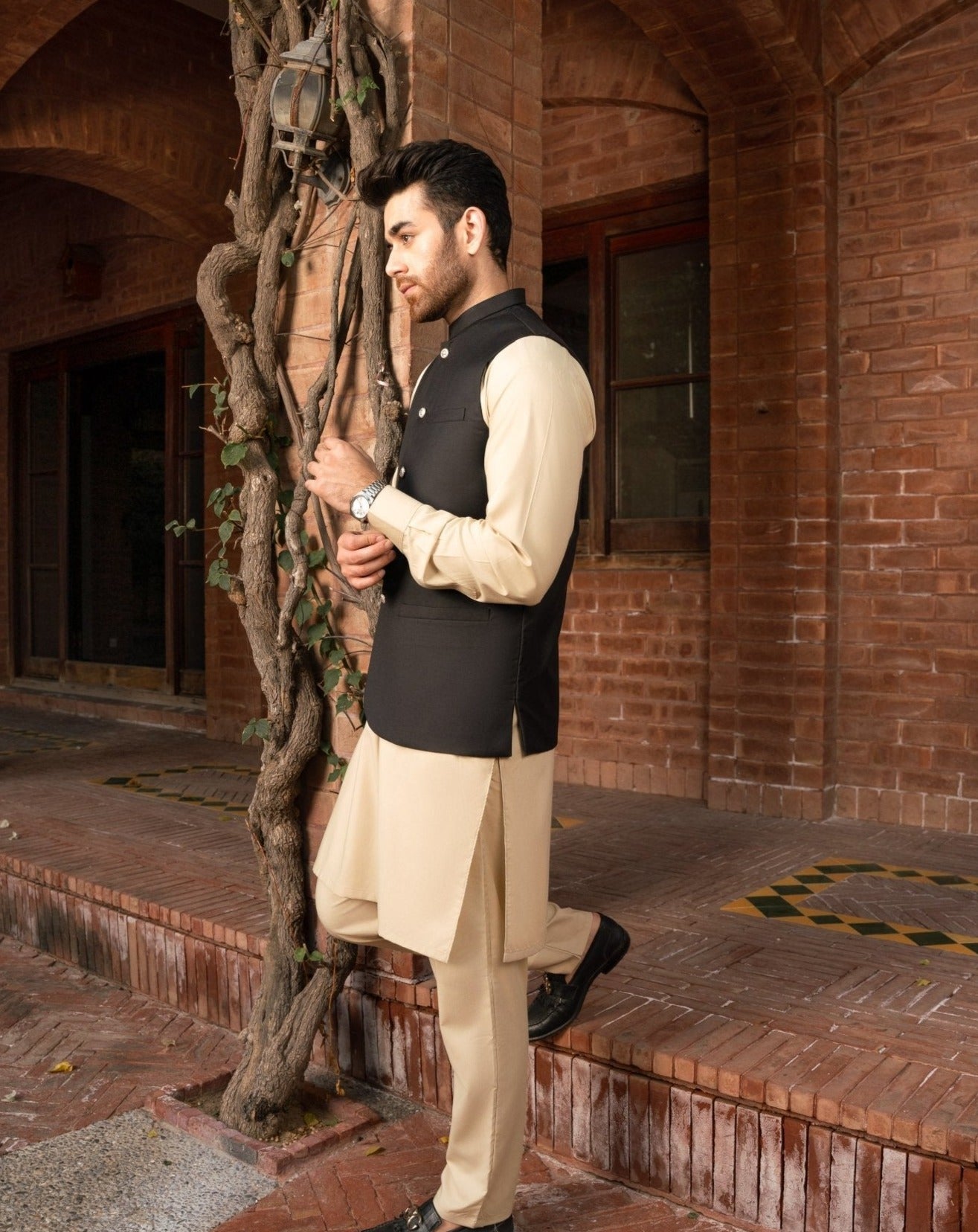Ivory Blended Kurta Trouser with Black Waistcoat (3-Piece) - Image 3
