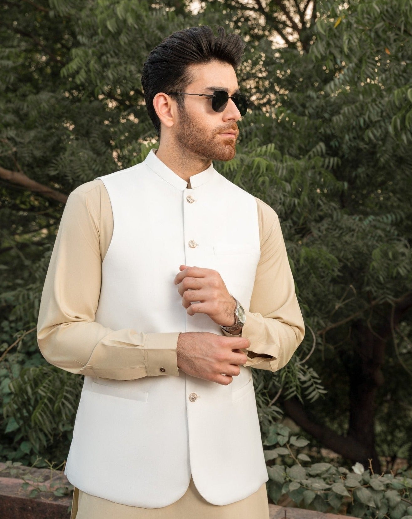 Ivory Blended Waistcoat Kurta Set (3-Piece) - Image 2