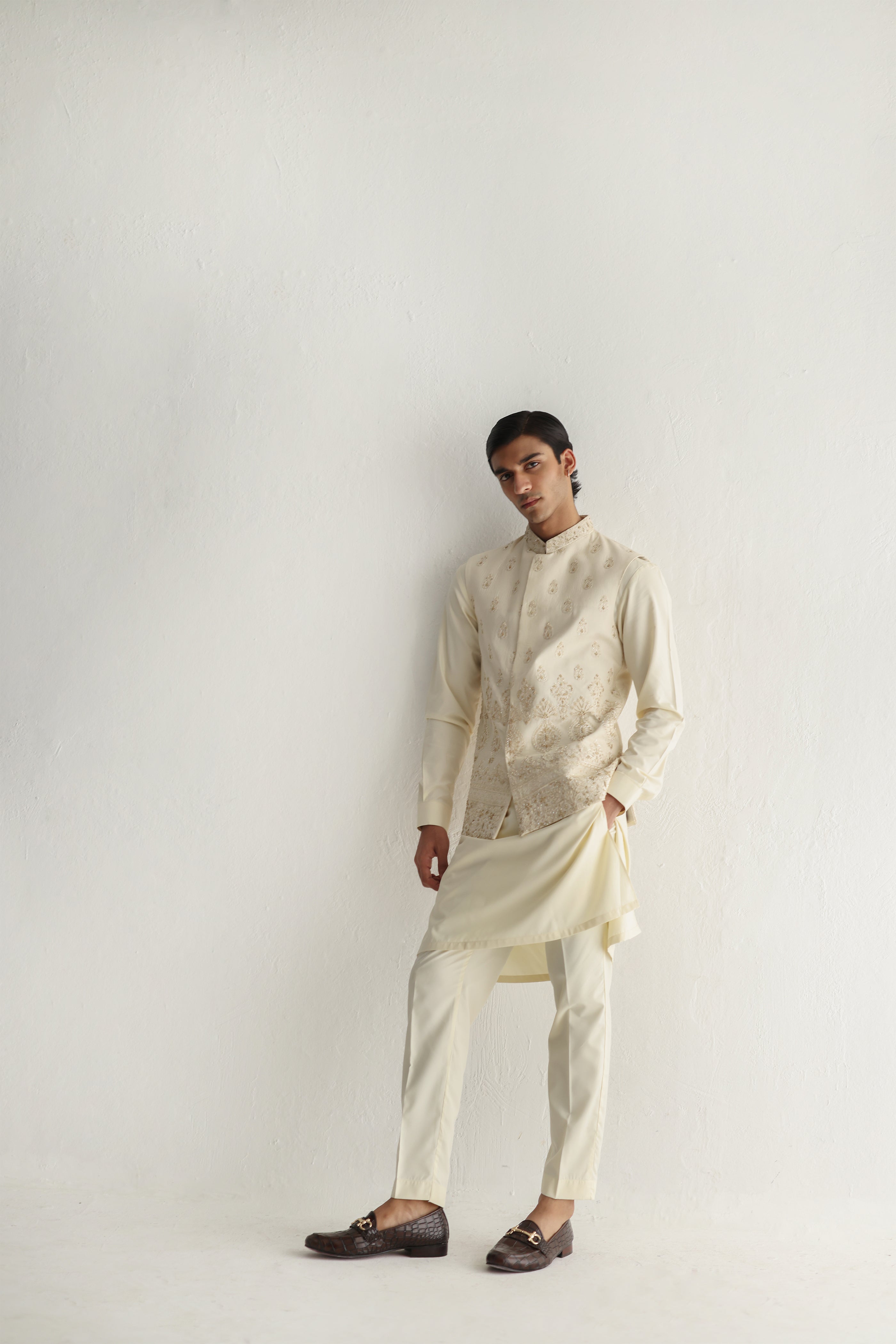 Ivory Hand Embroidered Boski Waistcoat Kurta (3-Piece) - Image 6