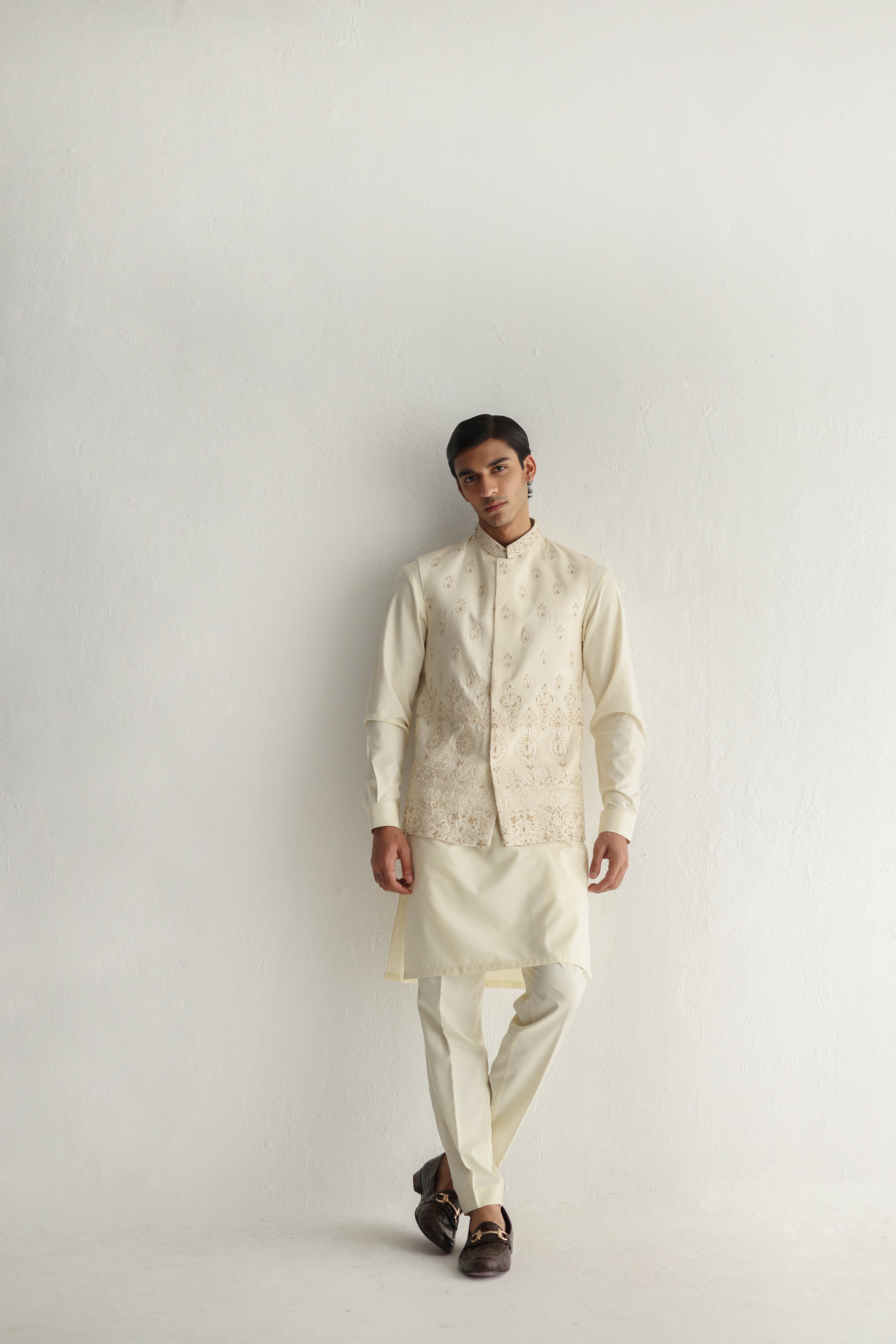 Ivory Hand Embroidered Boski Waistcoat Kurta (3-Piece) - Image 7