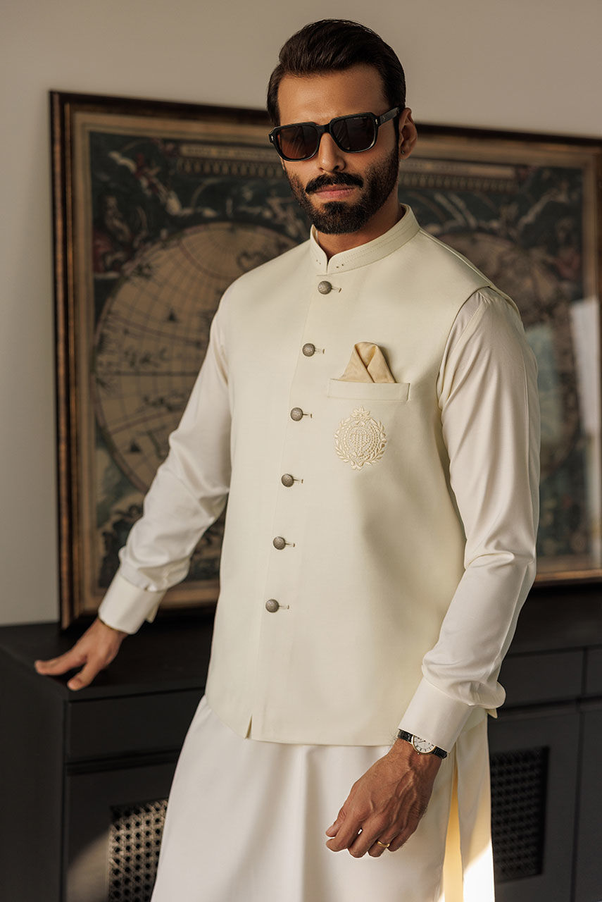 Off-White Embroidered Boski Linen Waistcoat Kurta (3-Piece) - Image 4