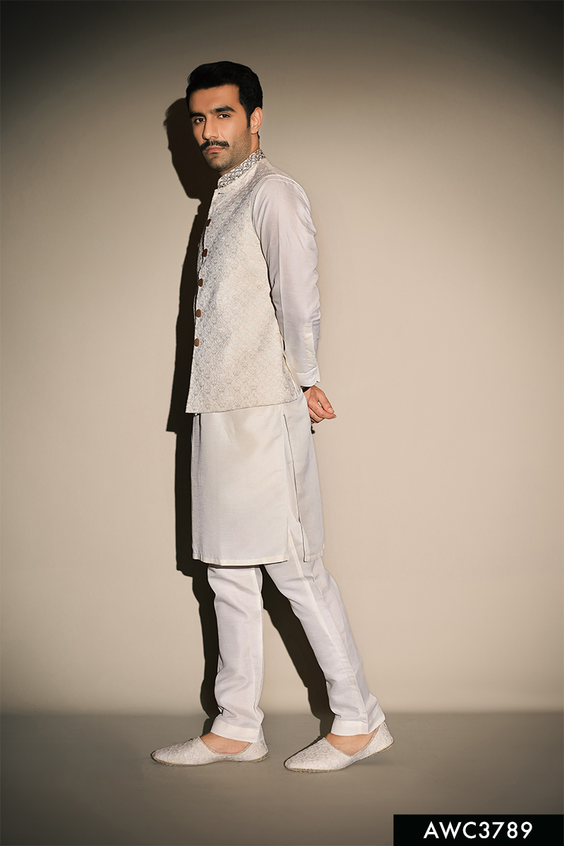 Off-White Embroidered Brocade Waistcoat Kurta Set (3-Piece) - Image 2