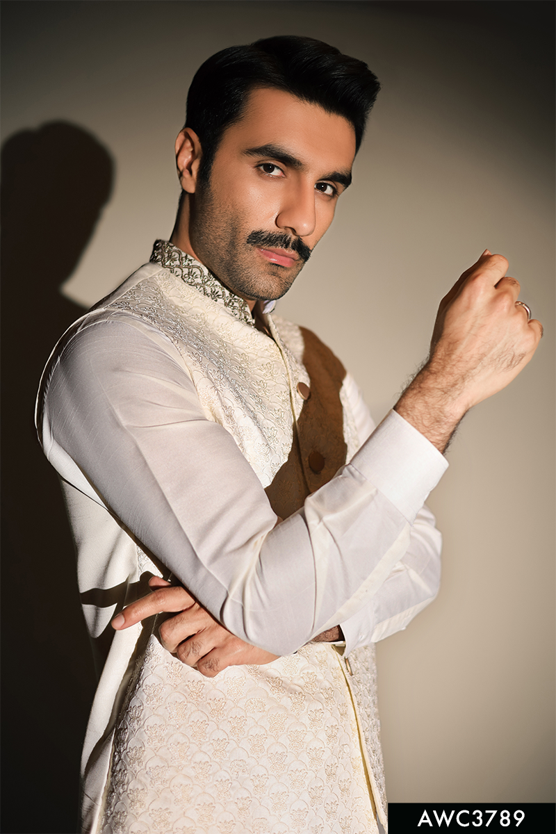 Off-White Embroidered Brocade Waistcoat Kurta Set (3-Piece) - Image 4