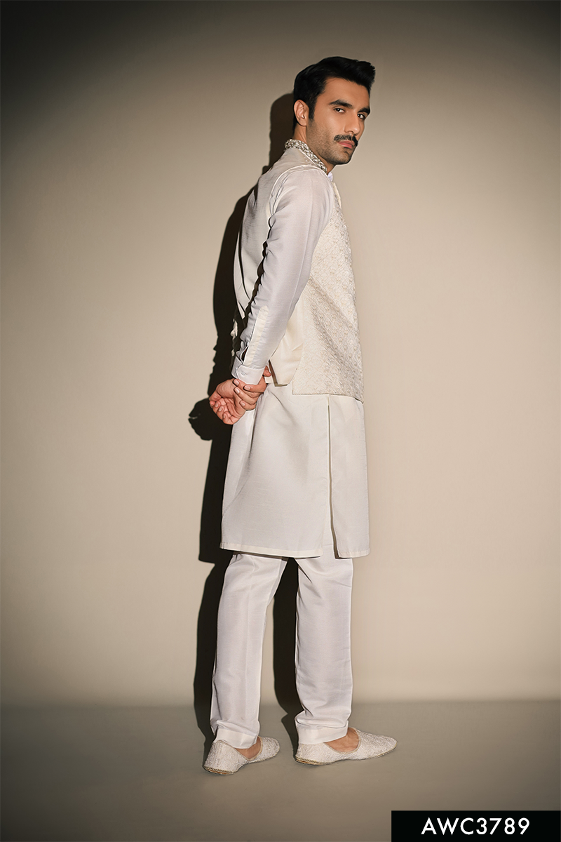 Off White Embroidered Brocade Waistcoat Kurta Set (3-Piece) - Image 3