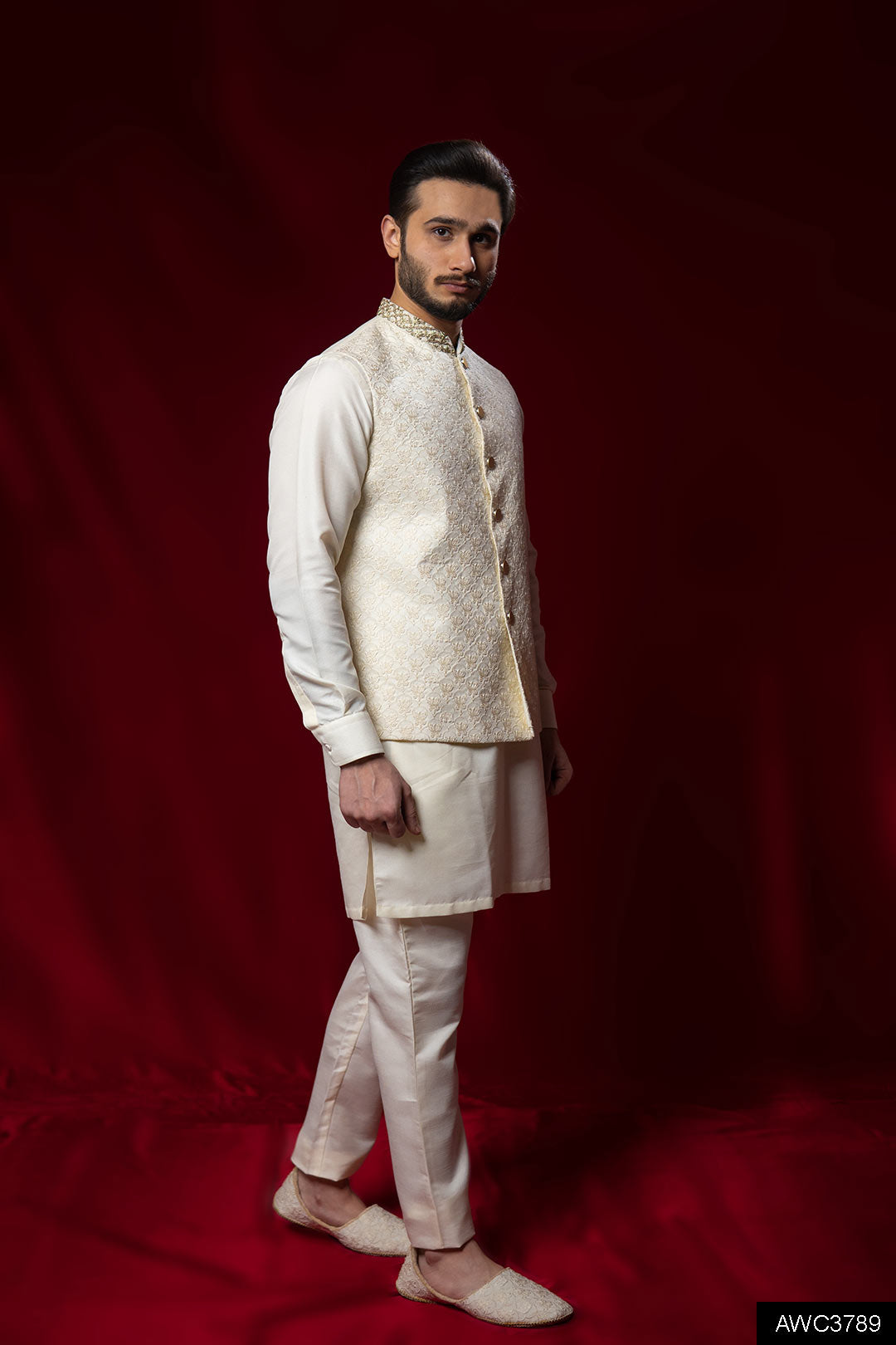Off White Embroidered Brocade Waistcoat Kurta Set (3-Piece) - Image 5