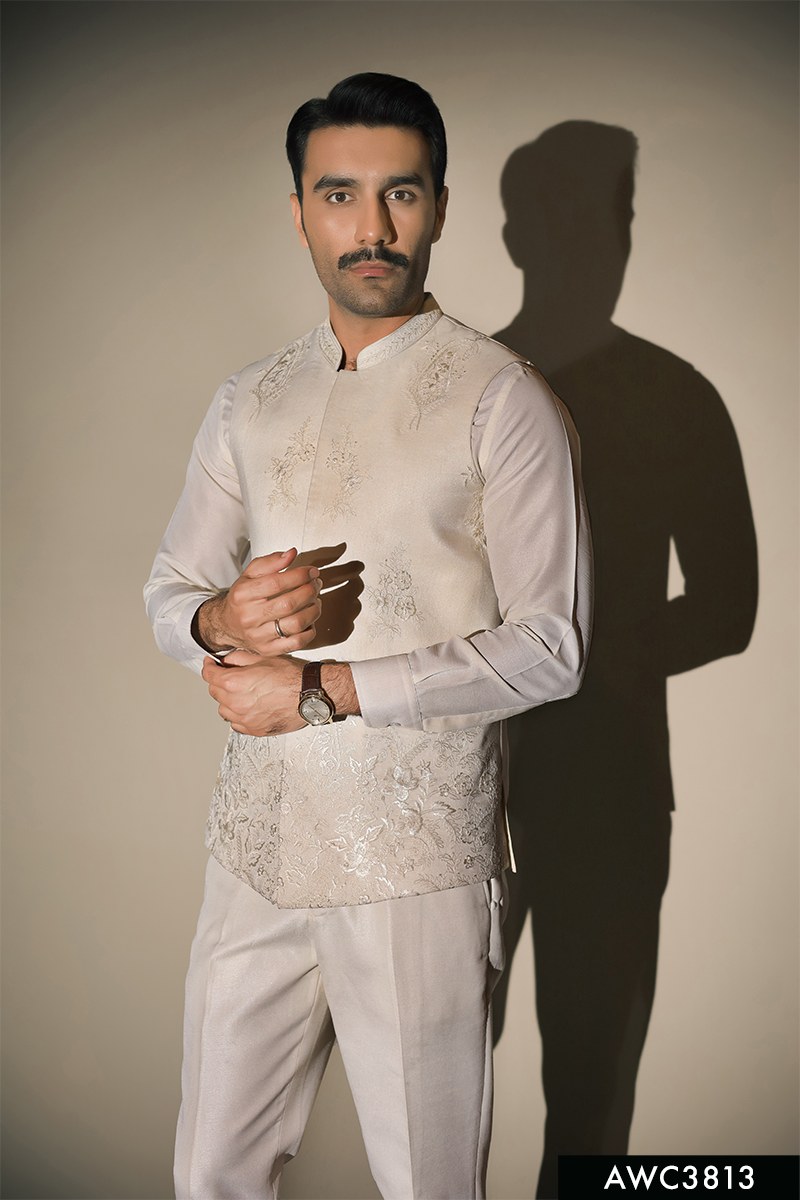 Off-White Embroidered Brocade Waistcoat Kurta Set (3-Piece) - Image 2