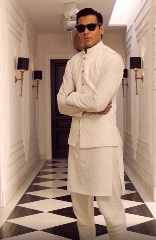 Ivory White Embroidered Waistcoat Kurta Set (3-Piece) - Image 1