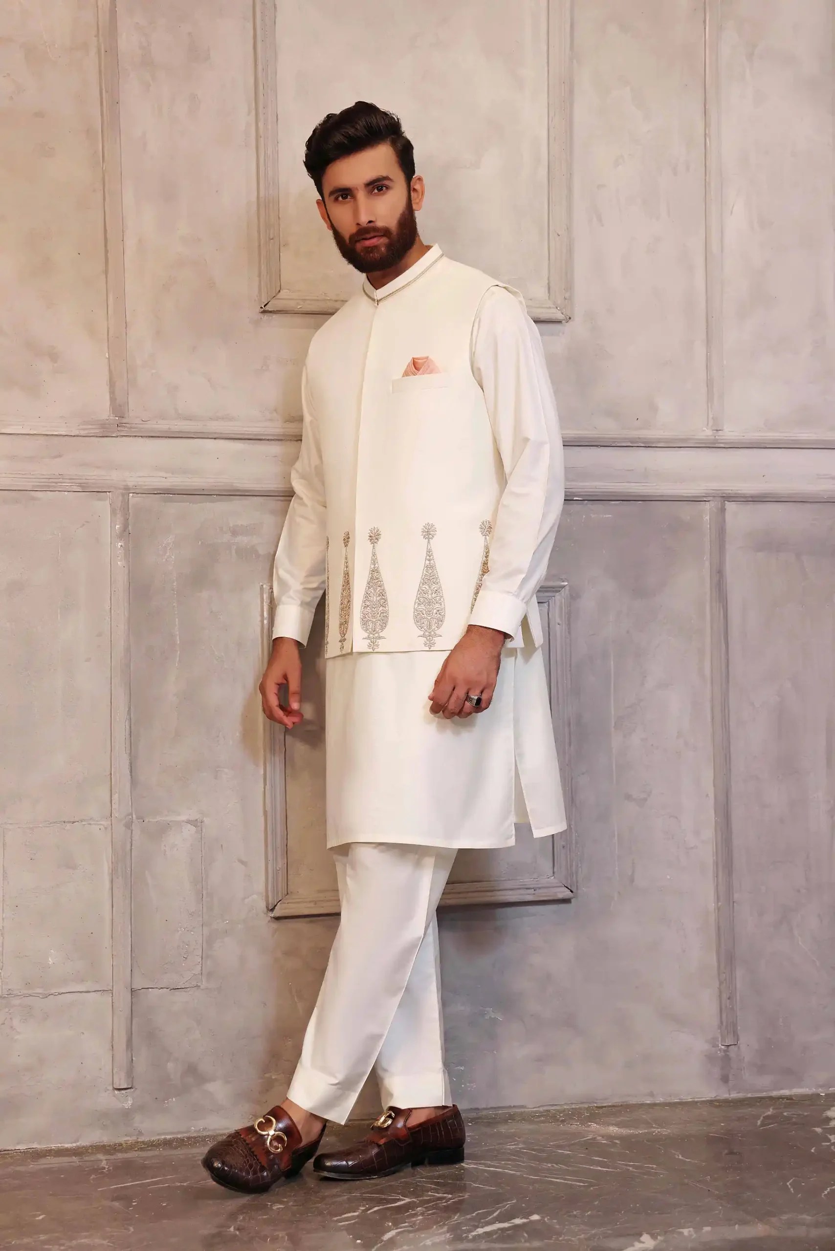 Ivory White Embroidered Cotton Waistcoat Kurta (3-Piece) - Image 2