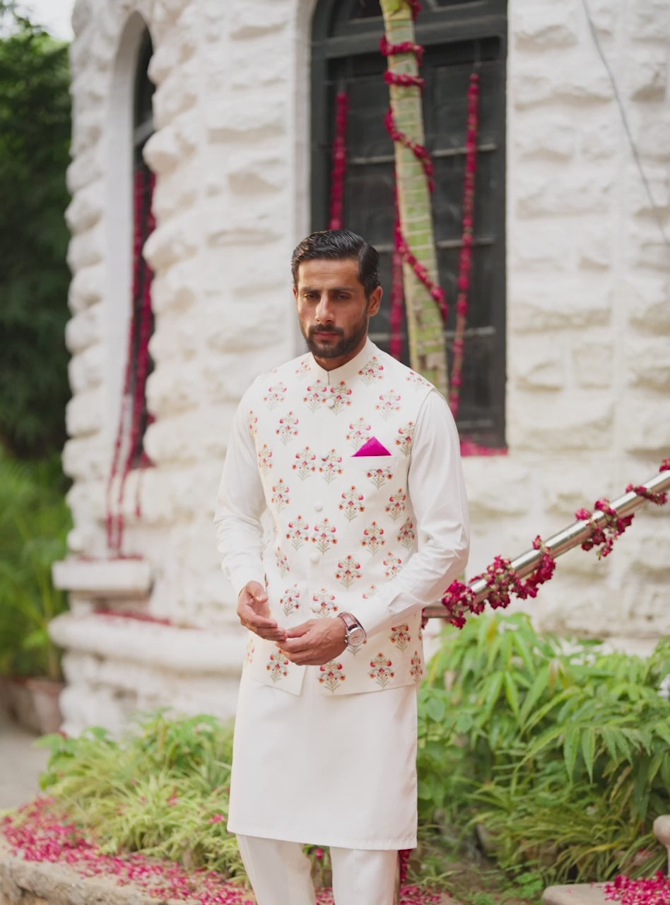 Off-White Embroidered Self-Jamawar Waistcoat Kurta (3-Piece) - Image 5