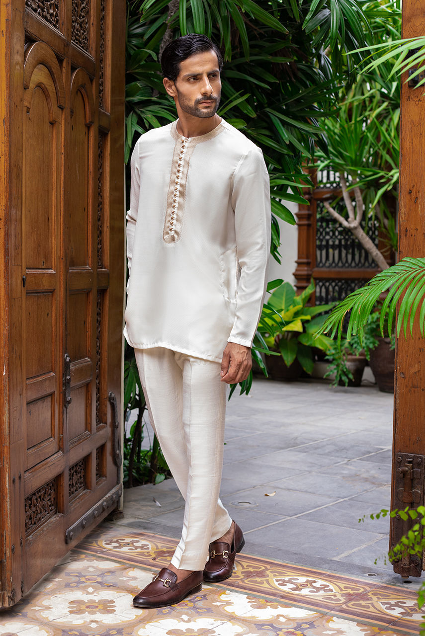 Off-White Embroidered Linen Waistcoat Kurta (3-Piece) - Image 2