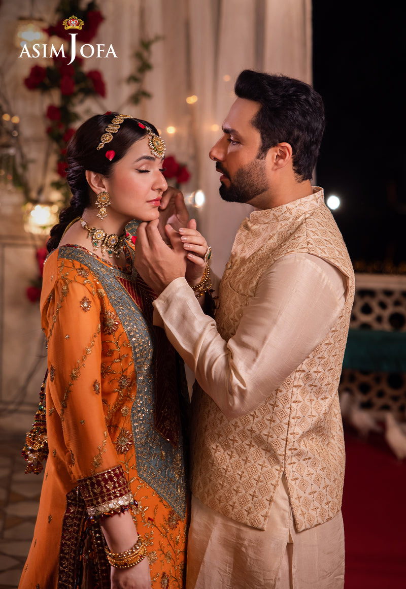 Off White Embroidered Raw Silk Waistcoat Kurta (3-Piece) - Image 4