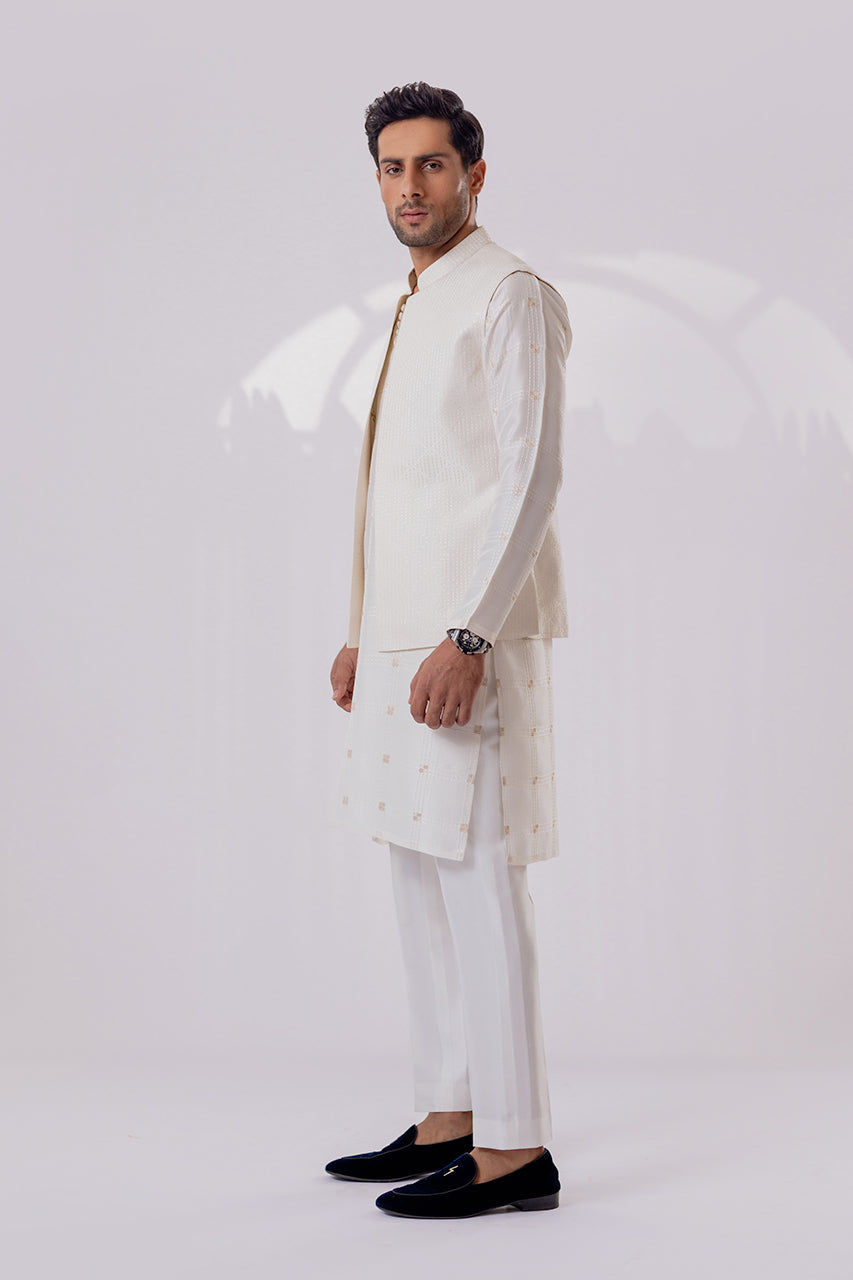 Off-White Geometric Embroidered Raw Silk Kurta Set (3-Piece) - Image 4