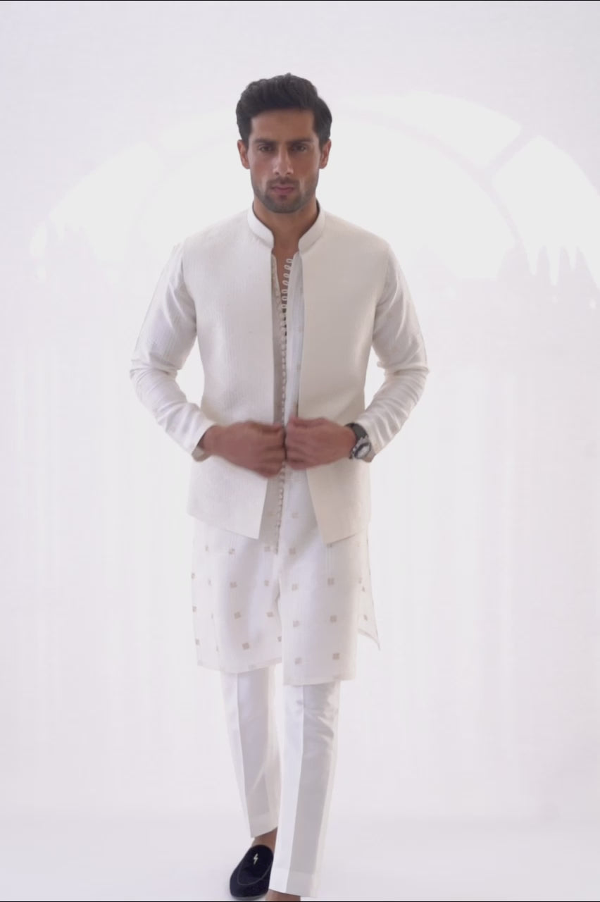 Off-White Geometric Embroidered Raw Silk Kurta Set (3-Piece) - Image 7