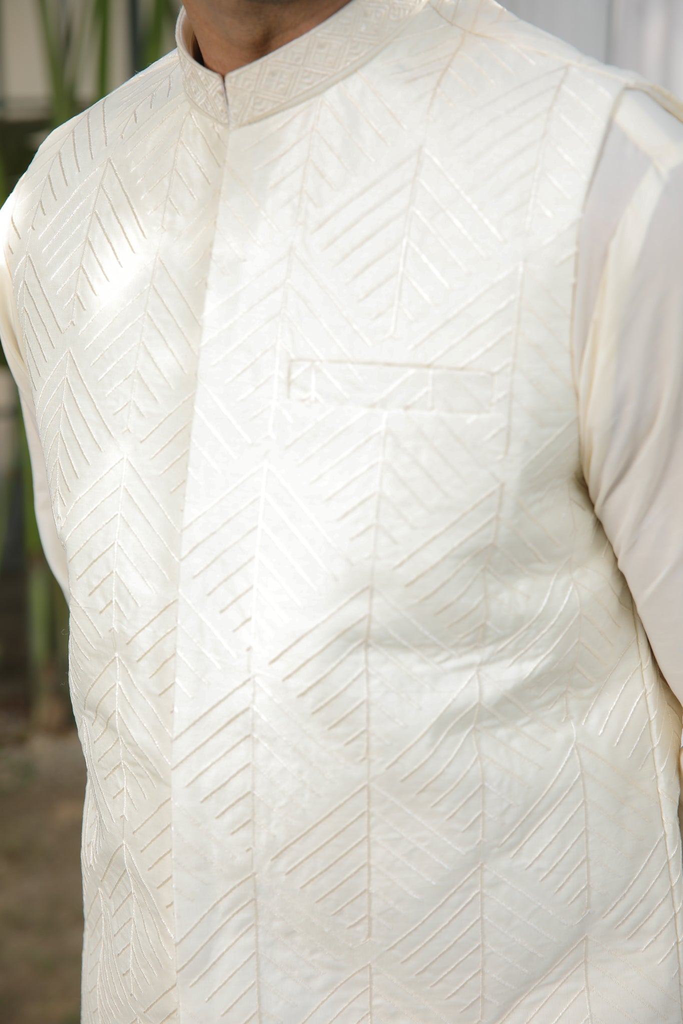 Ivory Geometric Embroidered Raw Silk Waistcoat Kurta (3-Piece) - Image 4