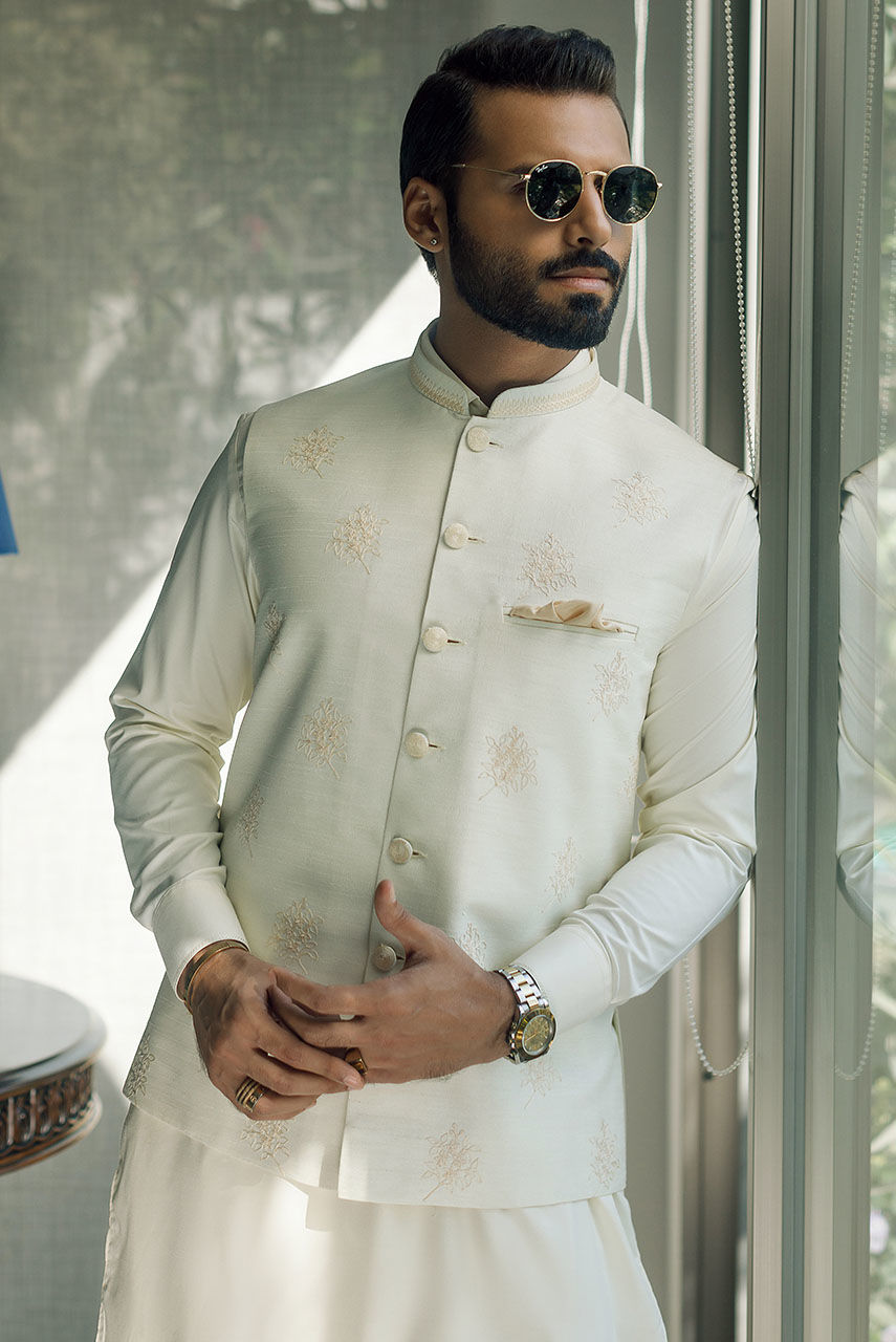 Off White Embroidered Raw Silk Waistcoat Kurta (3-Piece) - Image 2