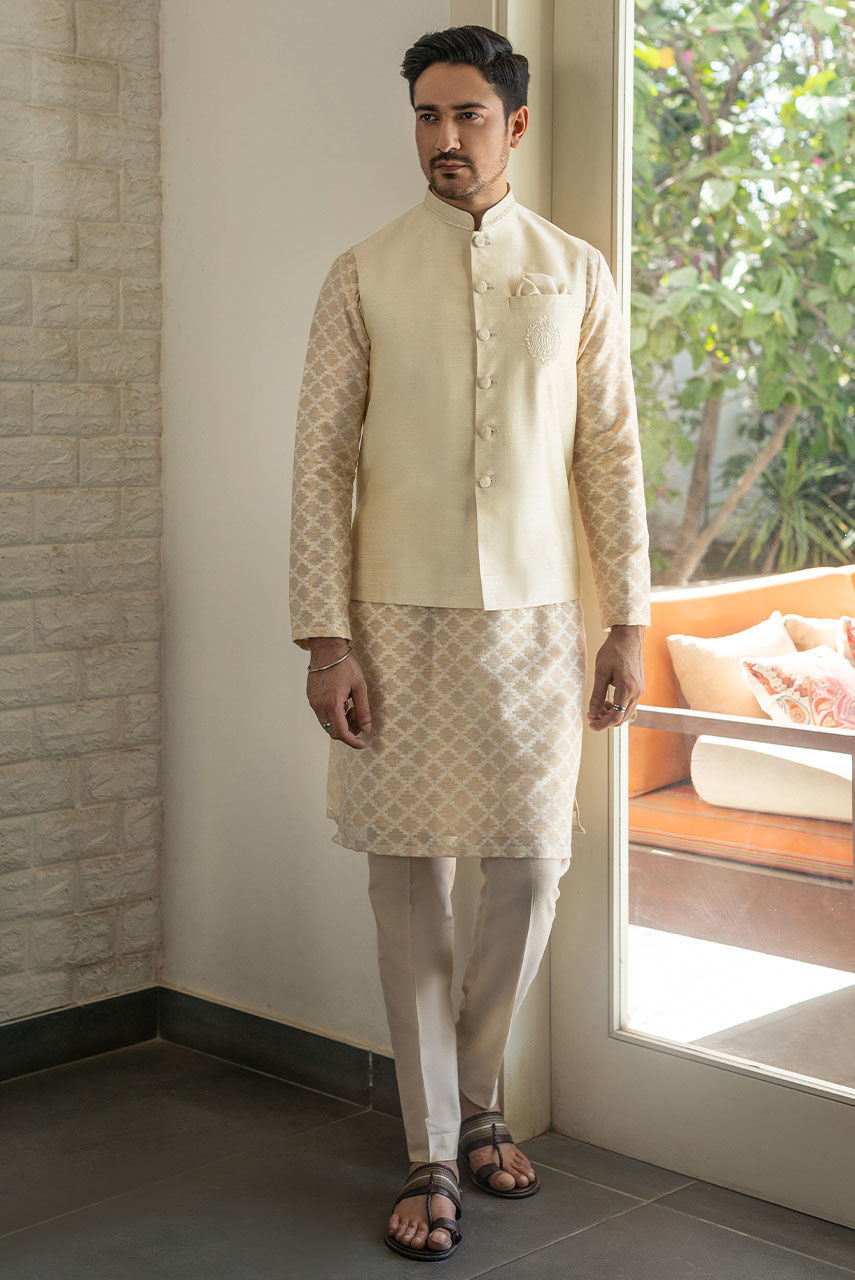 Ivory Aari Embroidered Raw Silk Waistcoat Kurta (3-Piece) - Image 3