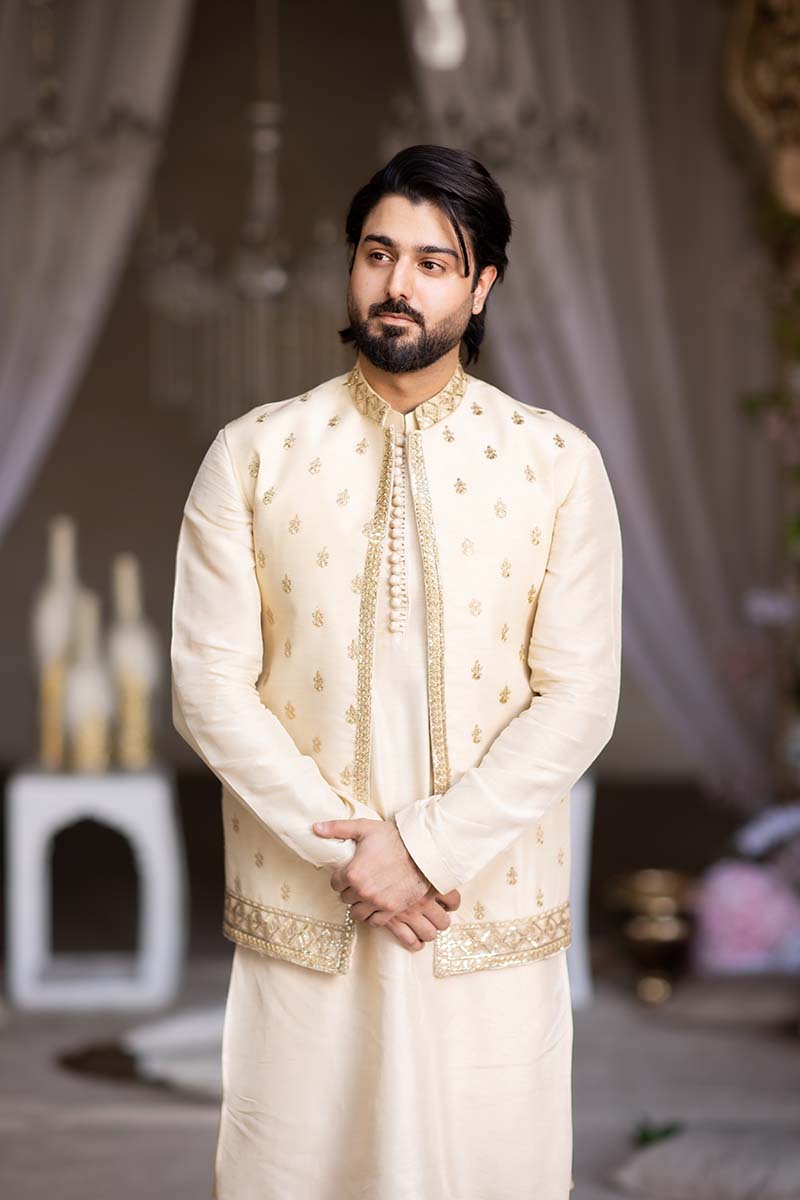 Off White Embroidered Raw Silk Waistcoat Kurta (3-Piece) - Image 2