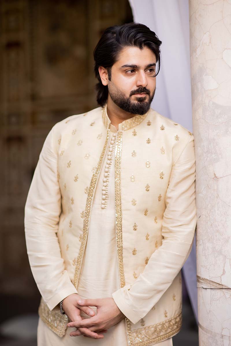 Off White Embroidered Raw Silk Waistcoat Kurta (3-Piece) - Image 7