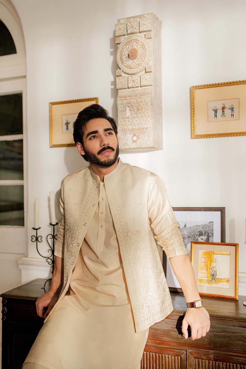 Dutch White Embroidered Silk-Blend Waistcoat Kurta (3-Piece) - Image 6