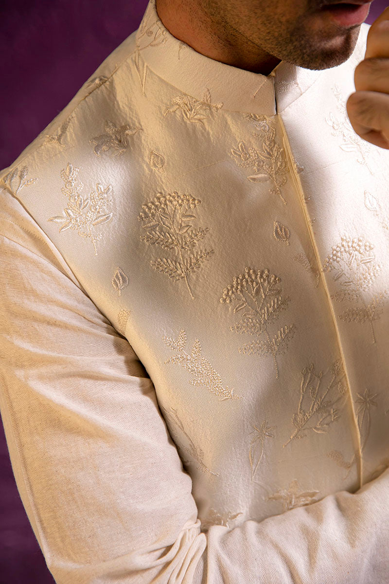 Off White Floral Self-Embroidered Silk-Blend Waistcoat Kurta (3-Piece) - Image 2