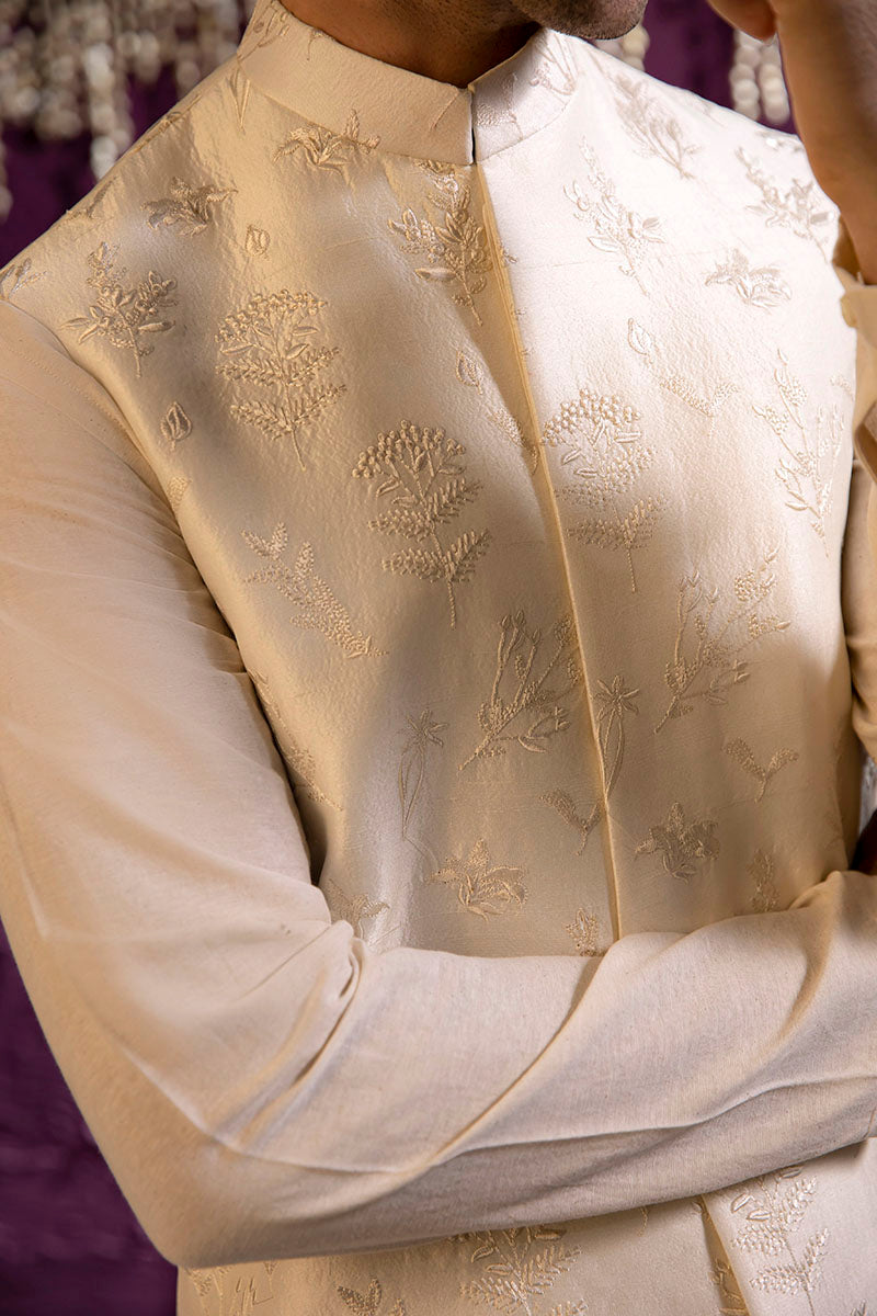 Off White Floral Self-Embroidered Silk-Blend Waistcoat Kurta (3-Piece) - Image 3