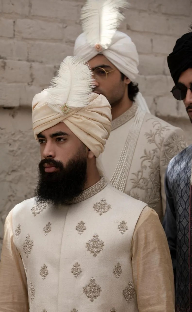 Off-White Embroidered Silk-Blend Waistcoat Kurta (3-Piece) - Image 2