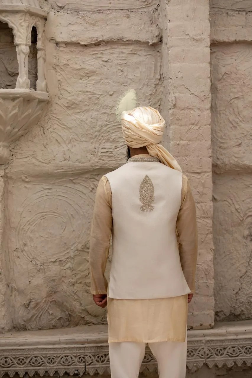 Off-White Embroidered Silk-Blend Waistcoat Kurta (3-Piece) - Image 3