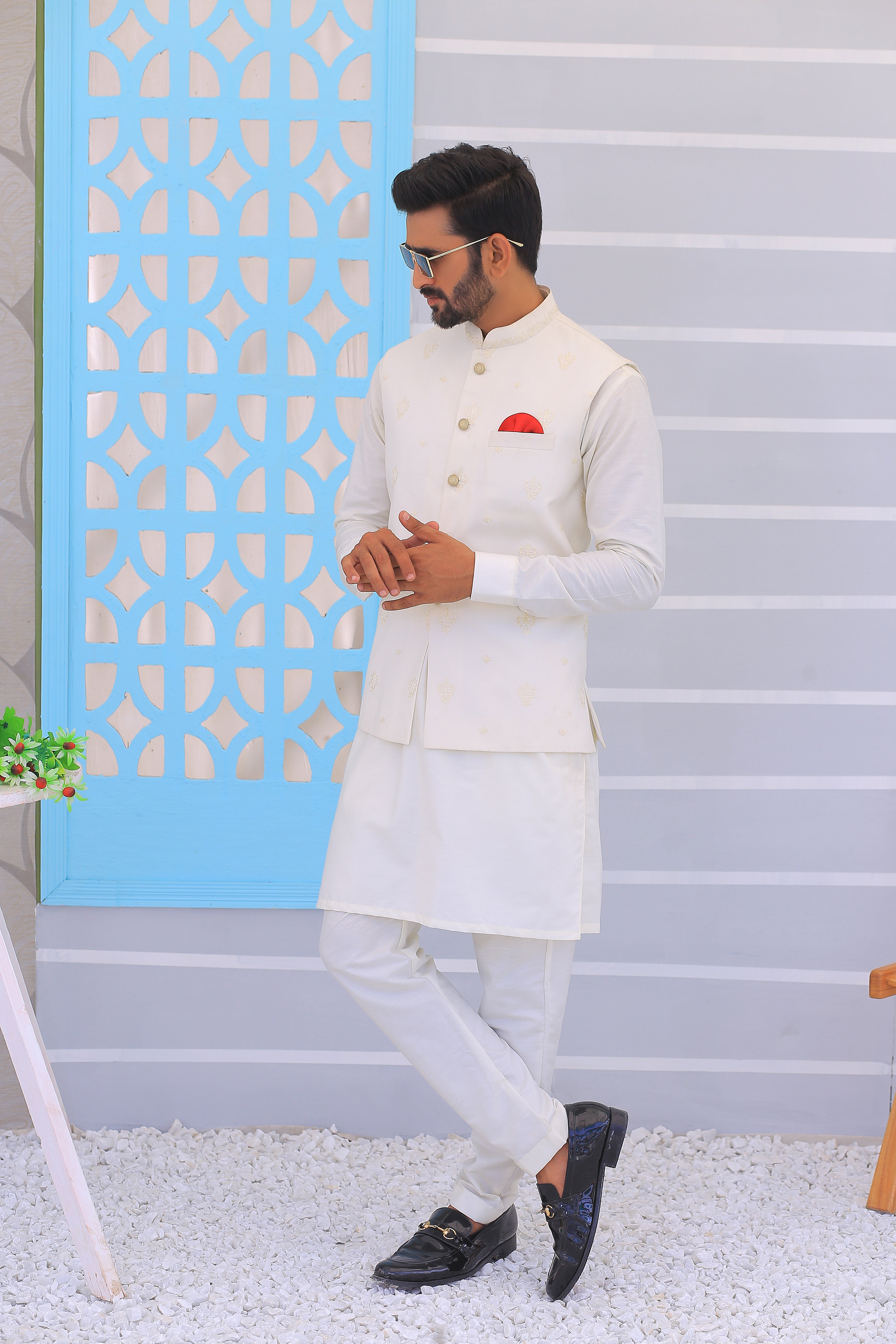 Off White Embroidered Silk-Blend Waistcoat Kurta (3-Piece) - Image 1