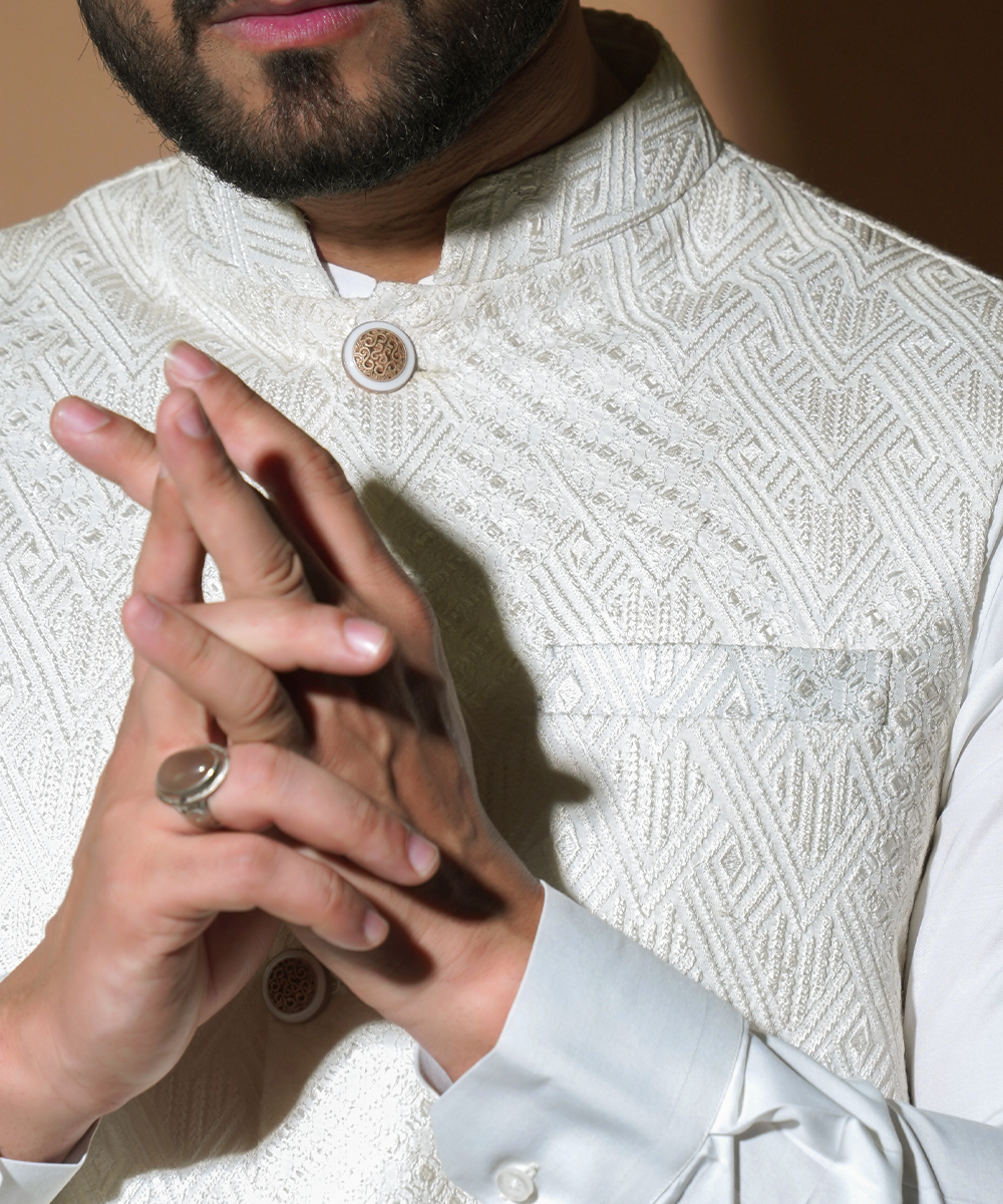 Off-White Geometric Embroidered Silk-Blend Waistcoat Kurta (3-Piece) - Image 4