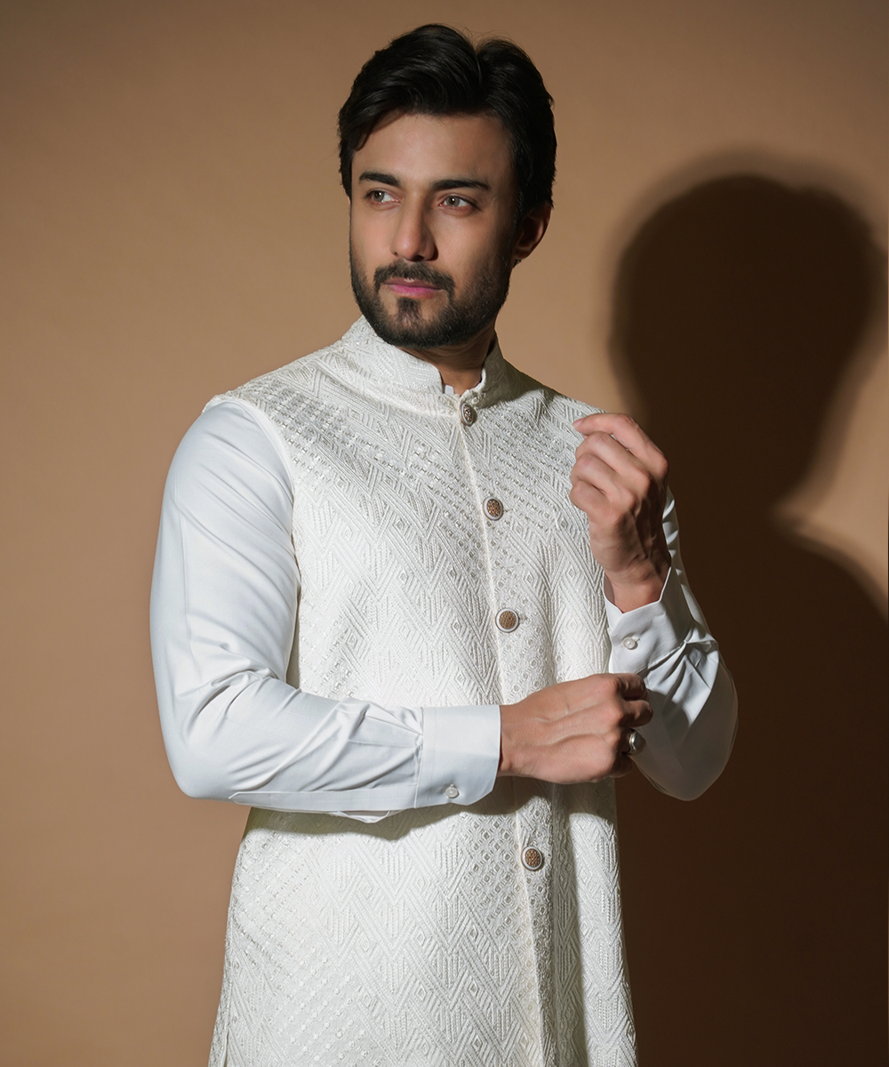 Off-White Geometric Embroidered Silk-Blend Waistcoat Kurta (3-Piece) - Image 5