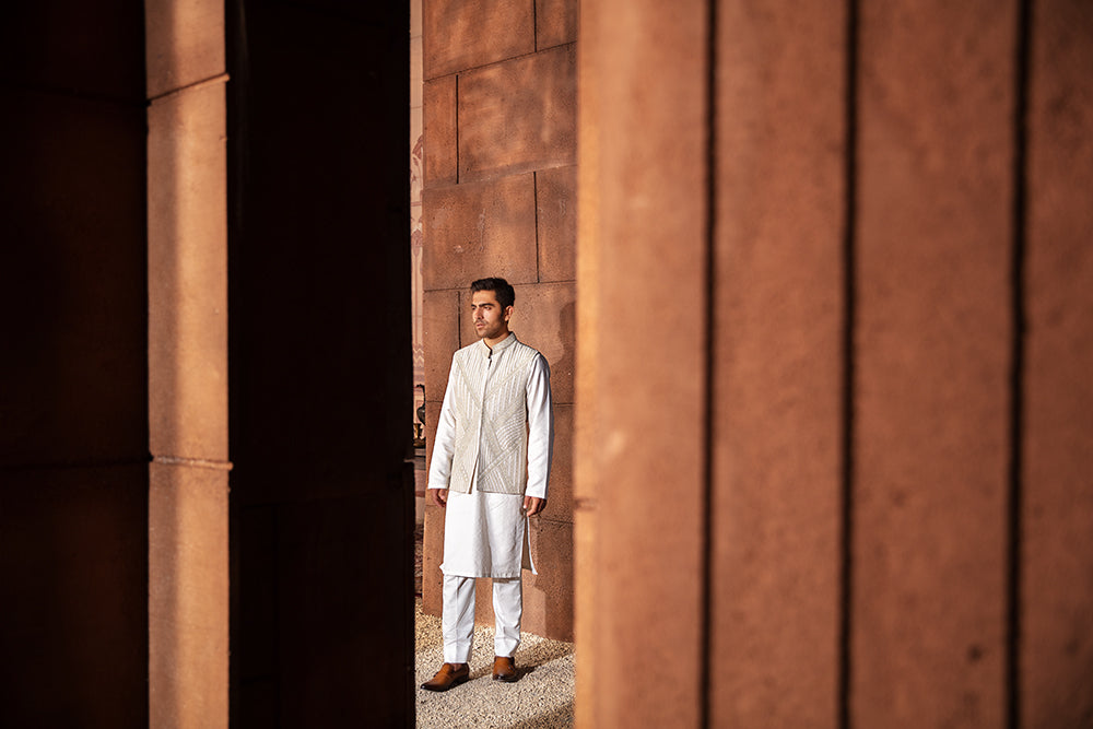 Ivory Embroidered Silk-Blend Waistcoat Kurta (3-Piece) - Image 4