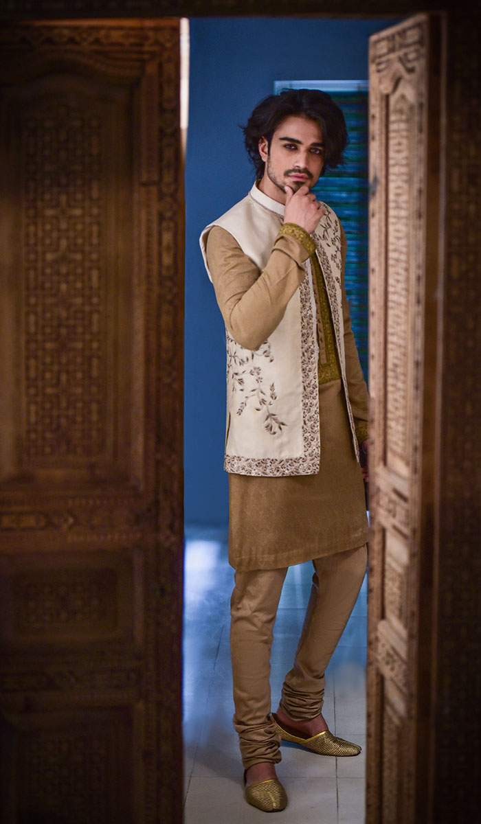 Antique White Embroidered Massauri Waistcoat (3-Piece) - Image 2